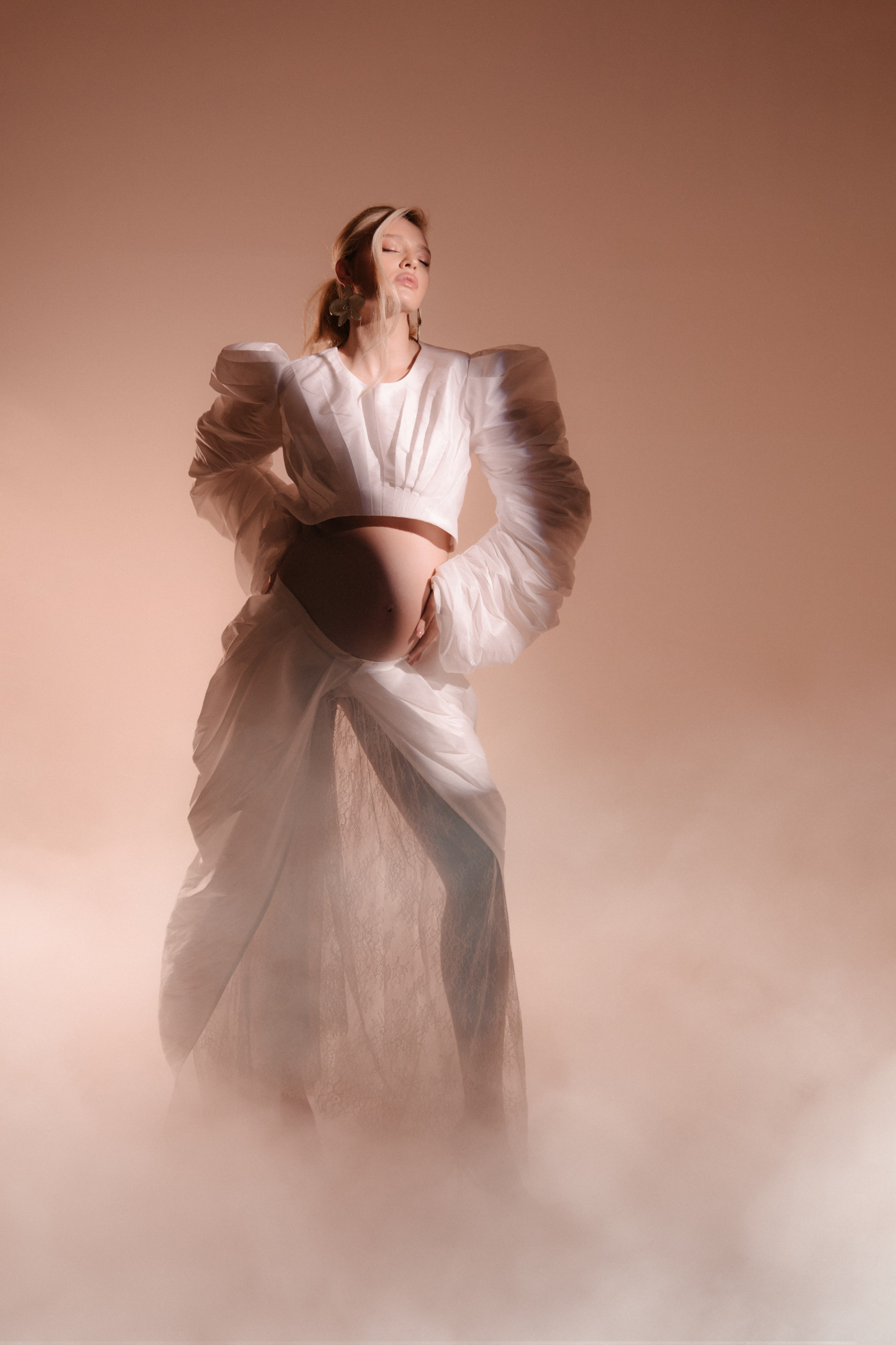 Нежный закат в облаках. Нежная беременность. Фотограф в Москве Ольга Сатони