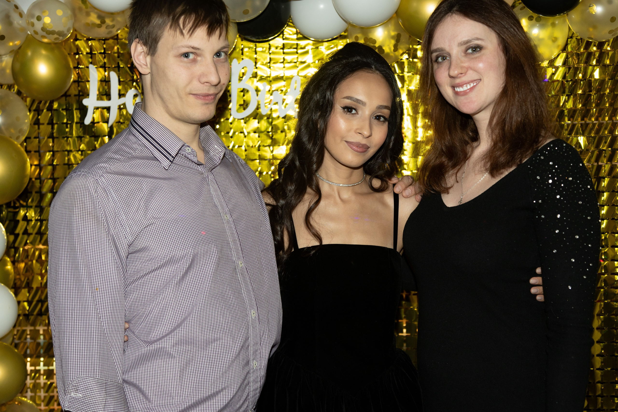 День Рожденья. Портретный Студийный и уличный фотограф Москва. Индивидуальные, Семейные, Беременность, Будуар, Каталог, контент съемки для блога и бизнеса