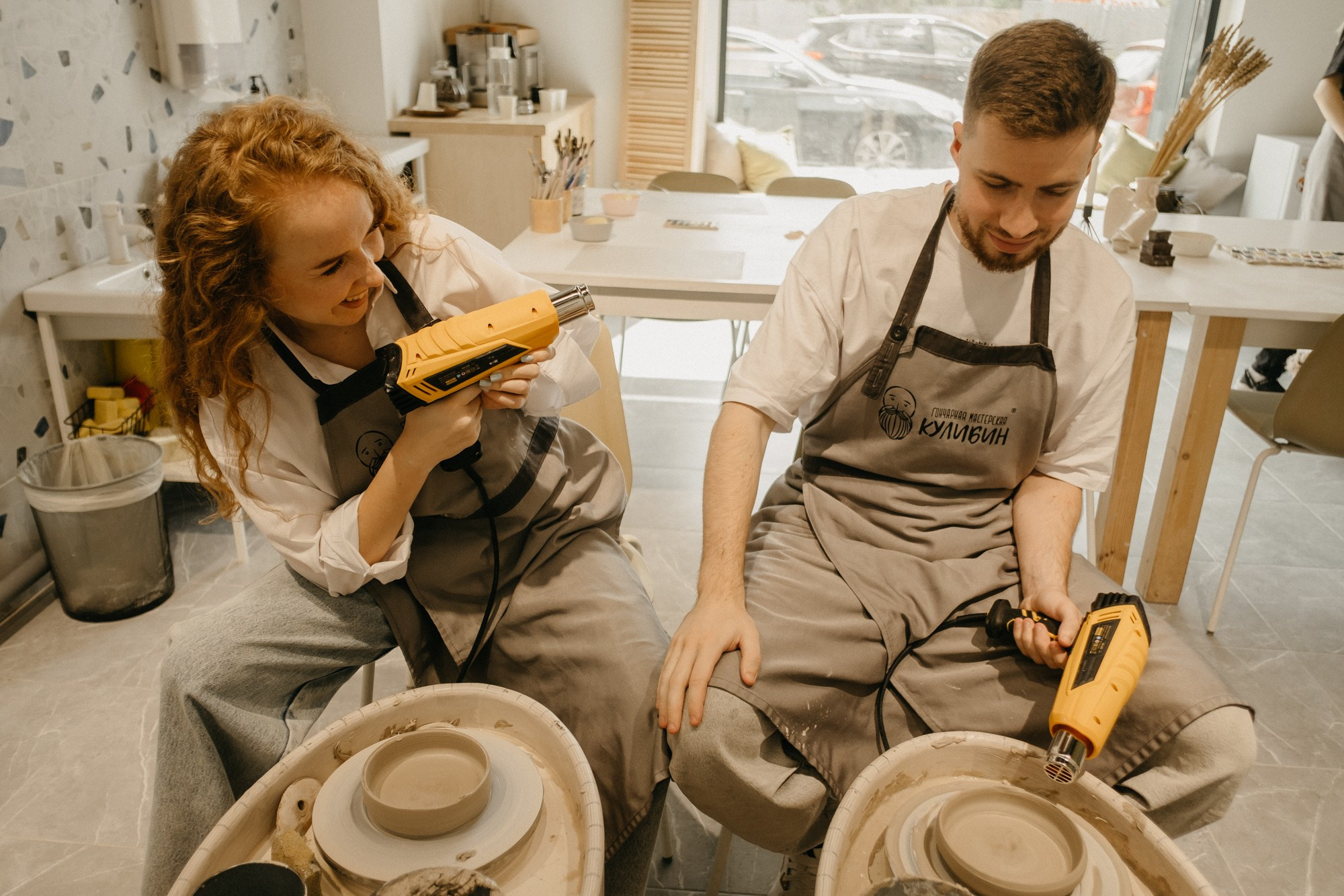 В гончарной мастерской. Свадебный фотограф Александра Тюлякова