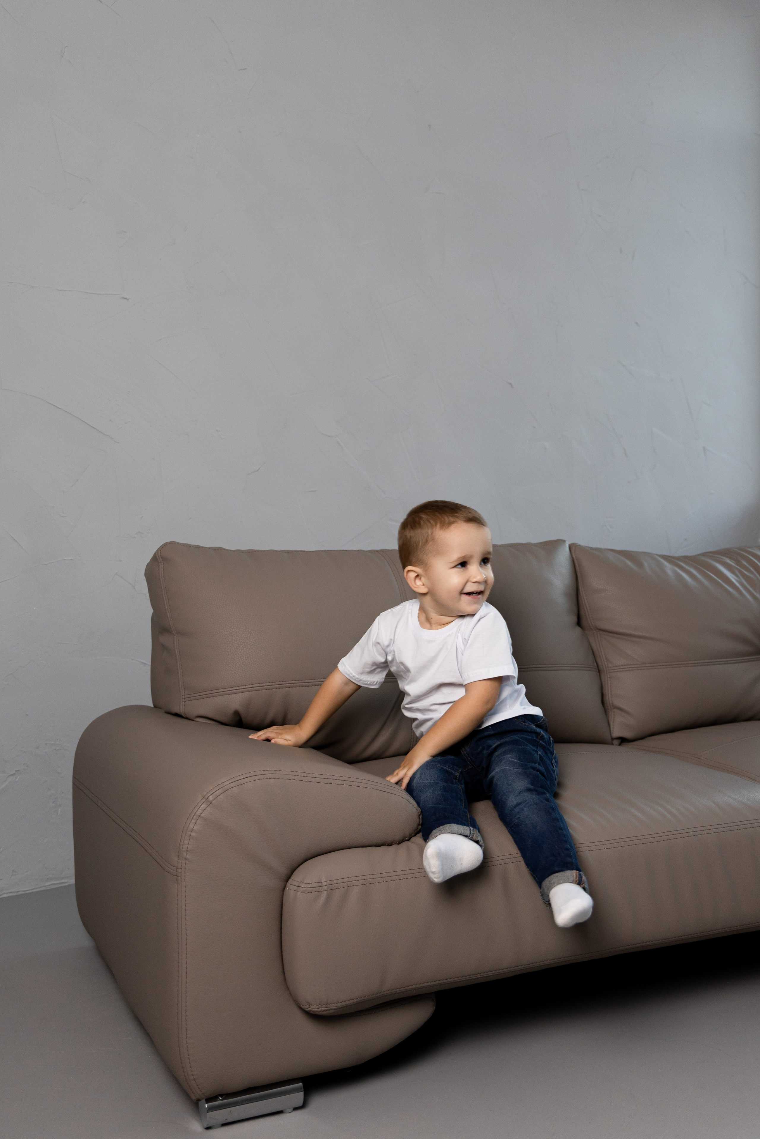 Александра и Даниил со своими детьми: Евой и Артуром. Фотограф в Калининграде Сокирко Светлана