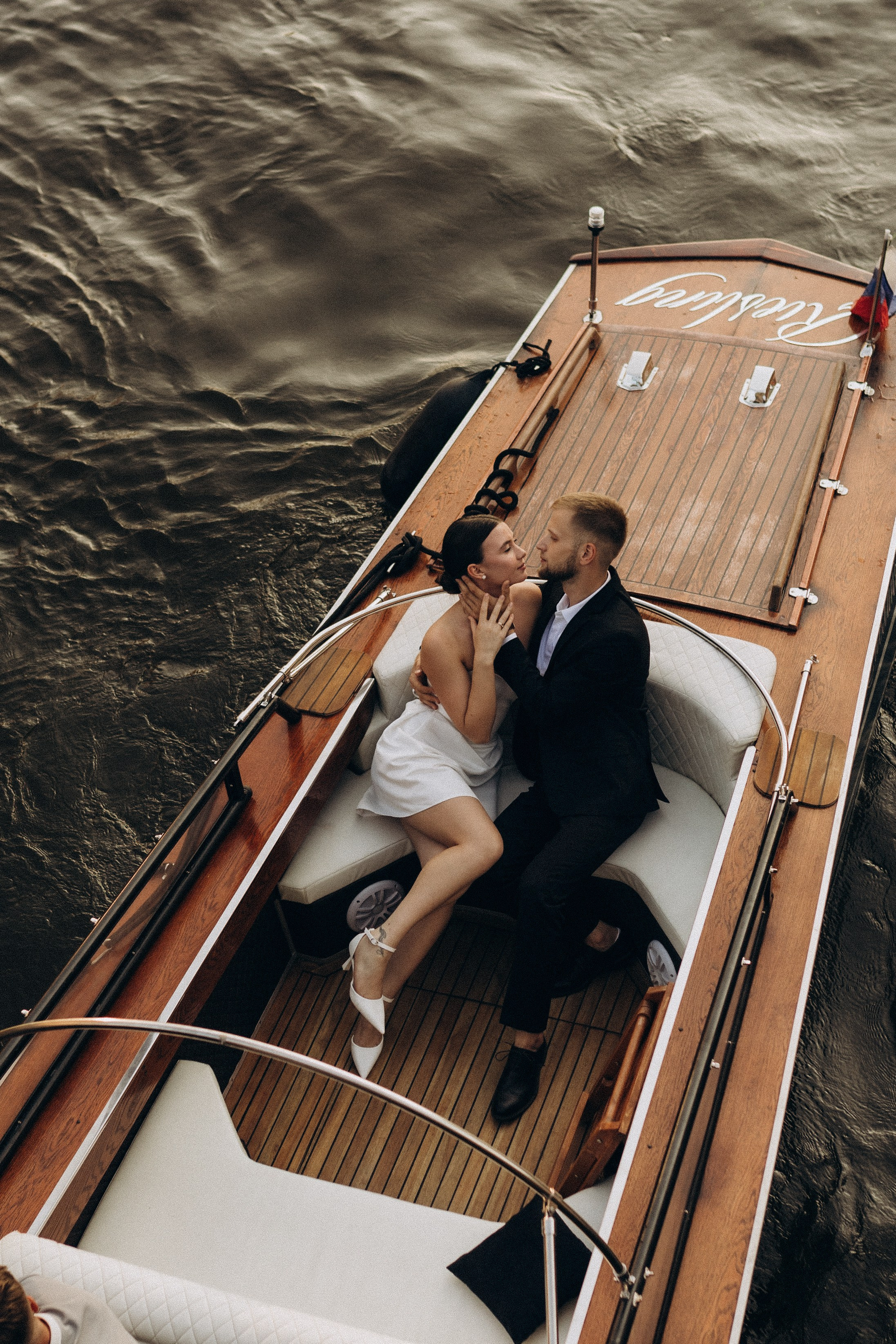 Костя и Лиза|прогулка + катер. Свадебный и love story фотограф в Санкт-Петербурге