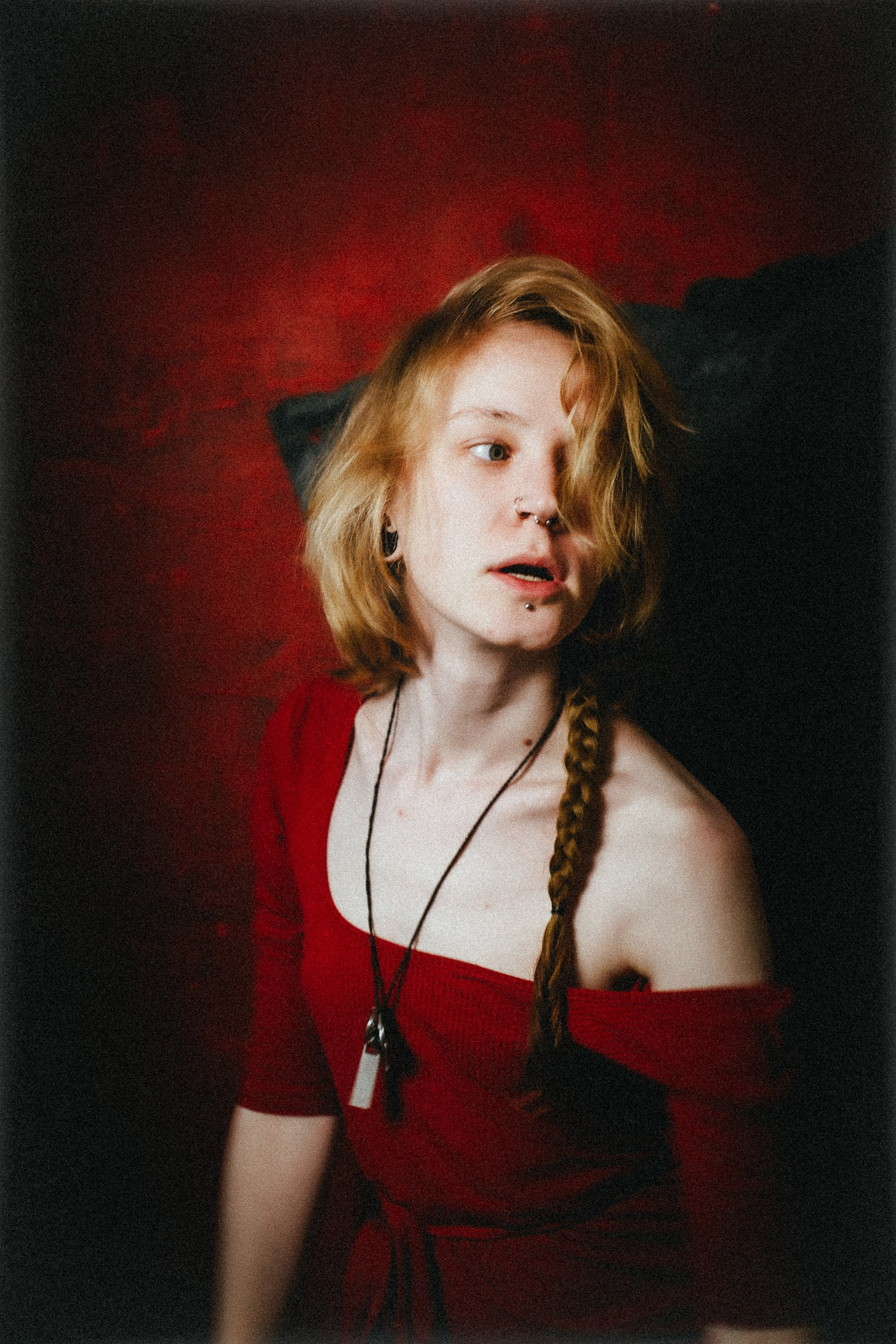 Вика. Домашняя студия. RawCat. Портретная фотография Екатеринбург