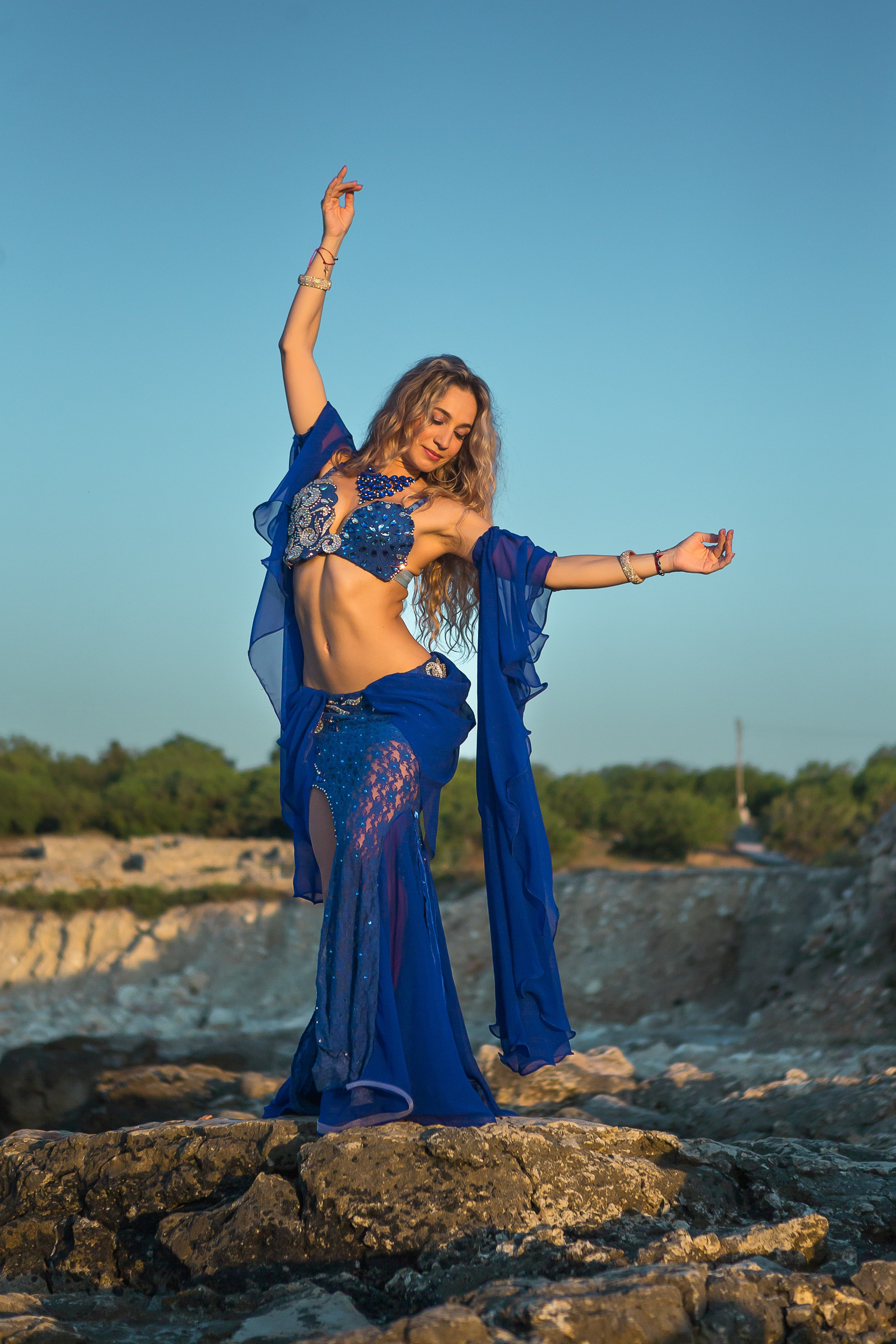 Восточные танцы на берегу Херсонеса. Фотограф в Севастополе и Крыму Антон Попков