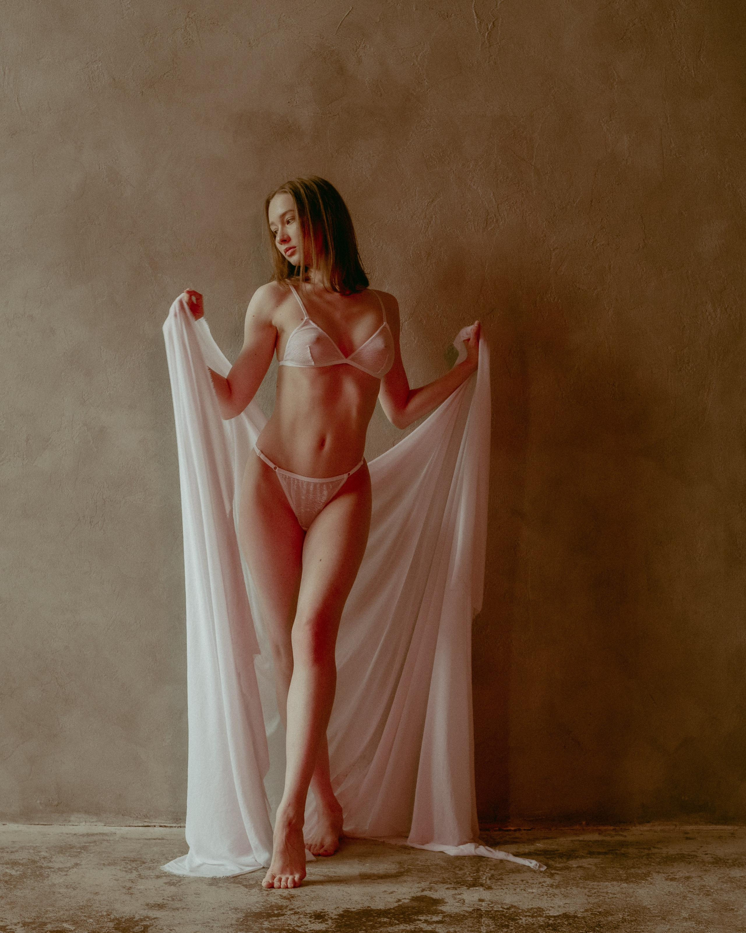 Алика. Женский фотограф. Создатель украшений ручной работы. Модель