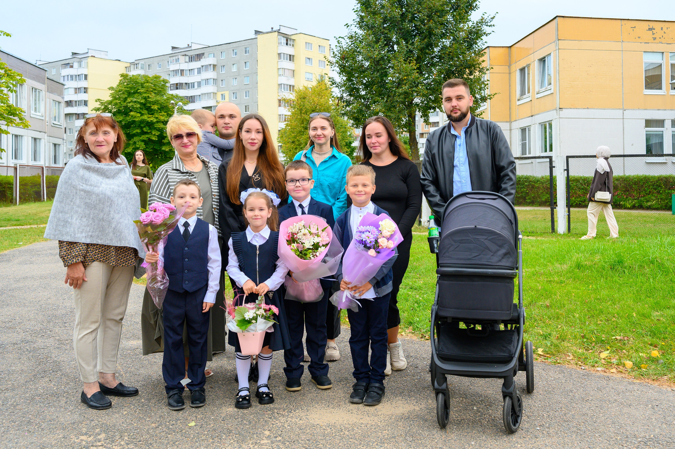 Вот звучит первый звонок, перед этим долгое приготовление к новому этапу в жизни, Яромир идет в школу. Фотоуслуги, услуги фотографа, фотографирование важных событий