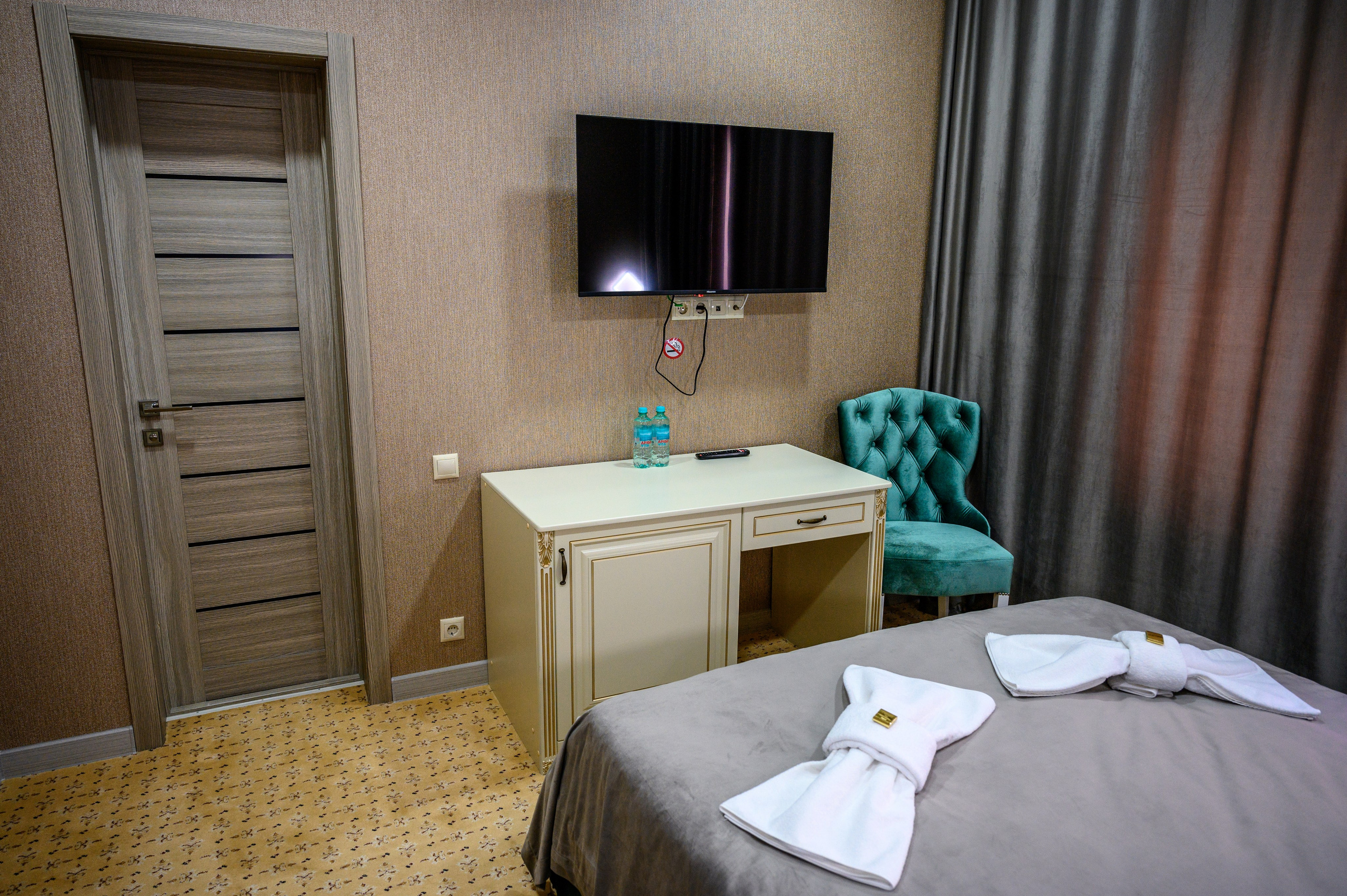 Гостиницы. Евгений Уфаев, фотограф