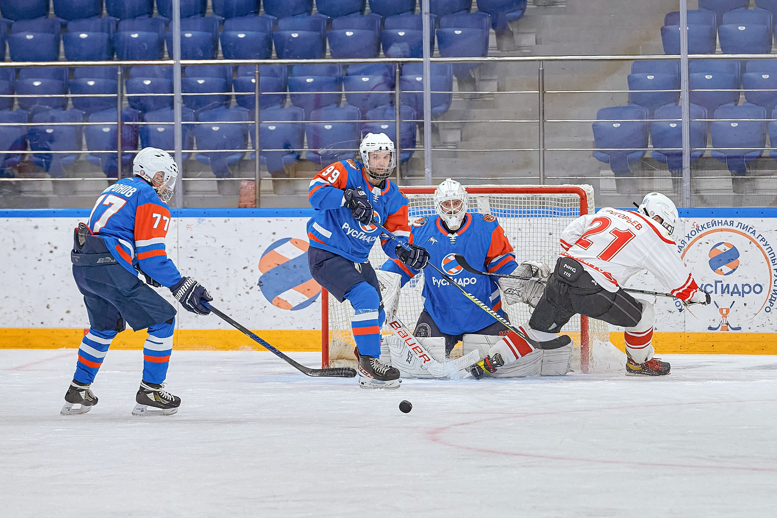 Портфолио репортажной фотосъёмки: Кристалл арена — Хоккей — РусГидро. Фотограф Яковлев Роман — Красноярск