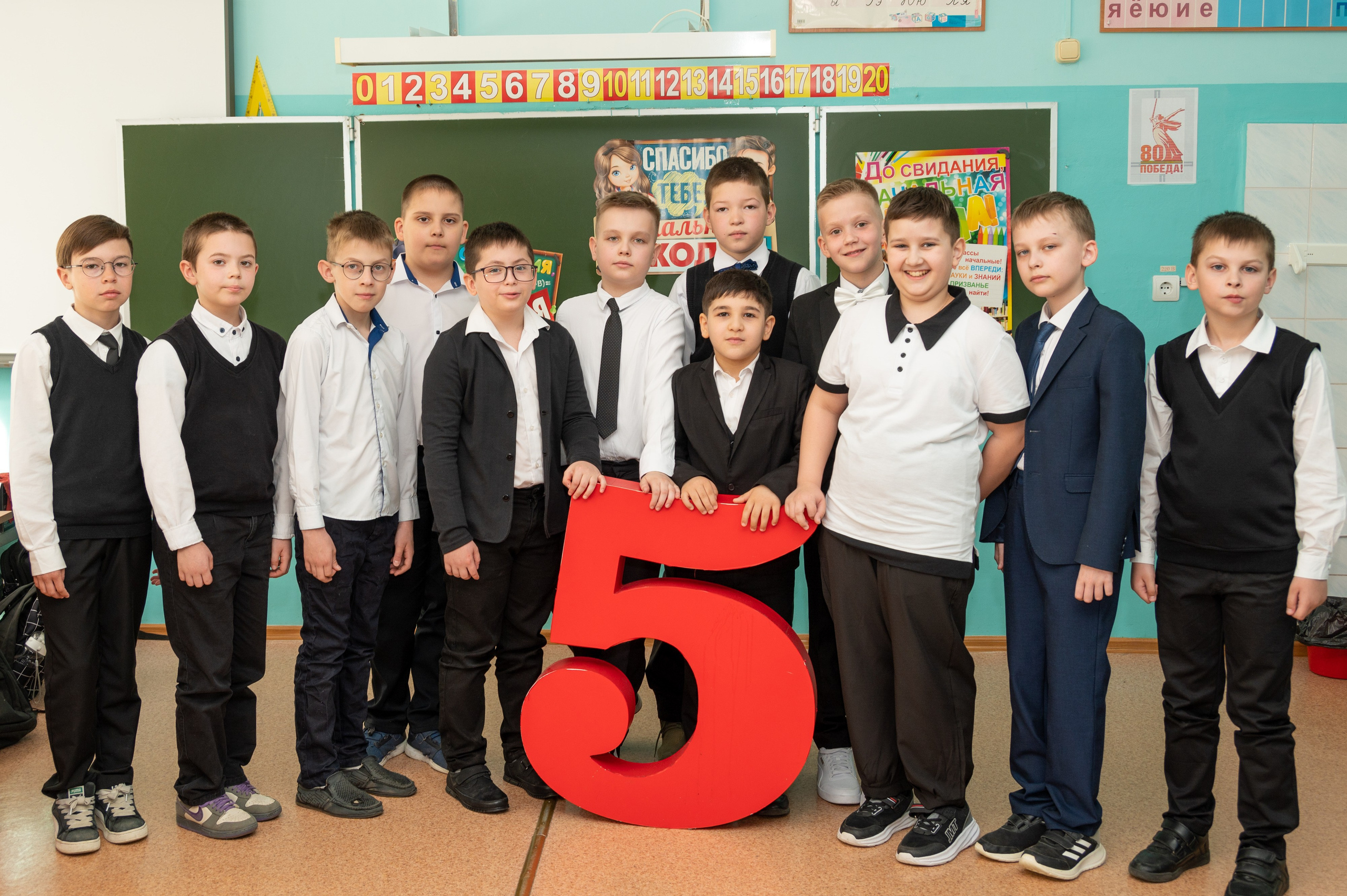 Школьная фотосессия в Туле. Портретный, семейный, свадебный фотограф. Бизнес, контент съёмка. Тула