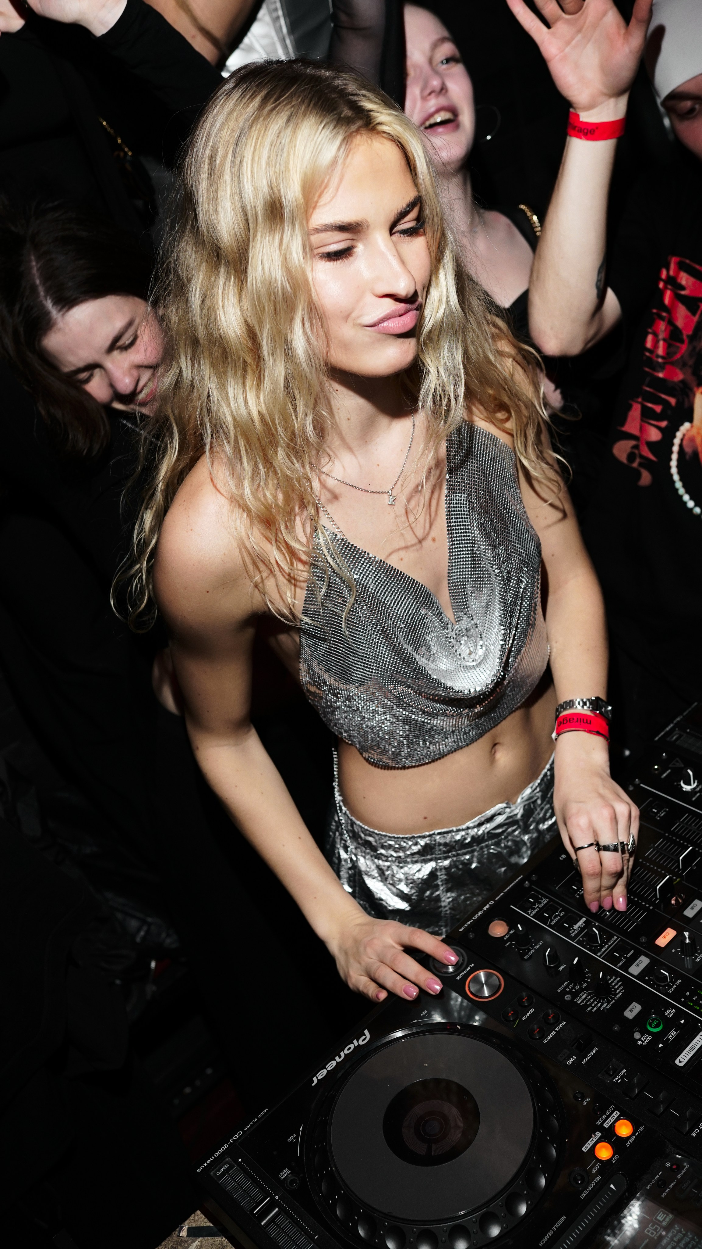 MadeKris. Коммерческий и репортажный фотограф в Санкт-Петербурге — Туся Сушка