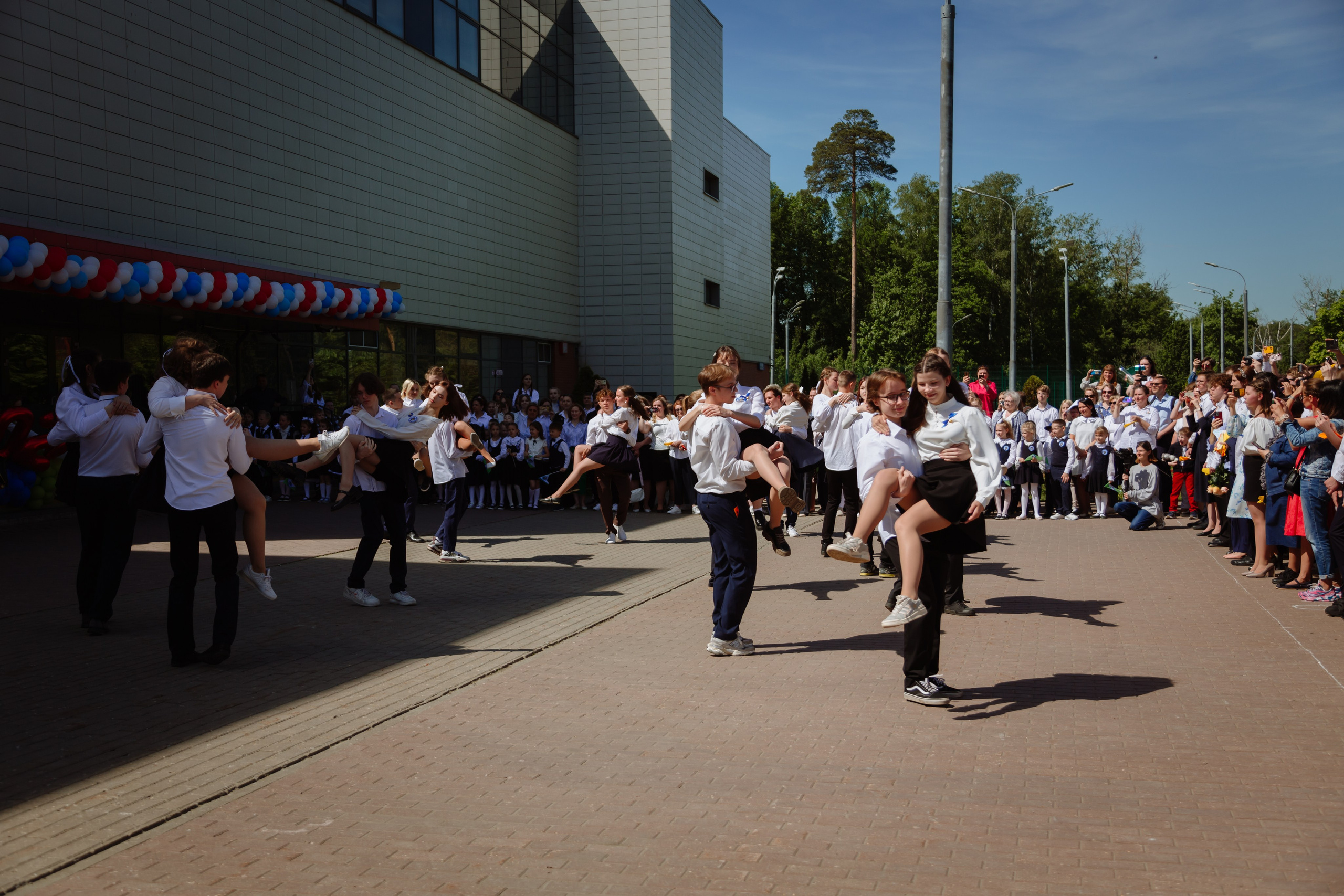 Последний звонок 2024 (2 часа фотосъемки). Профессиональный фотограф Надежда Антонова