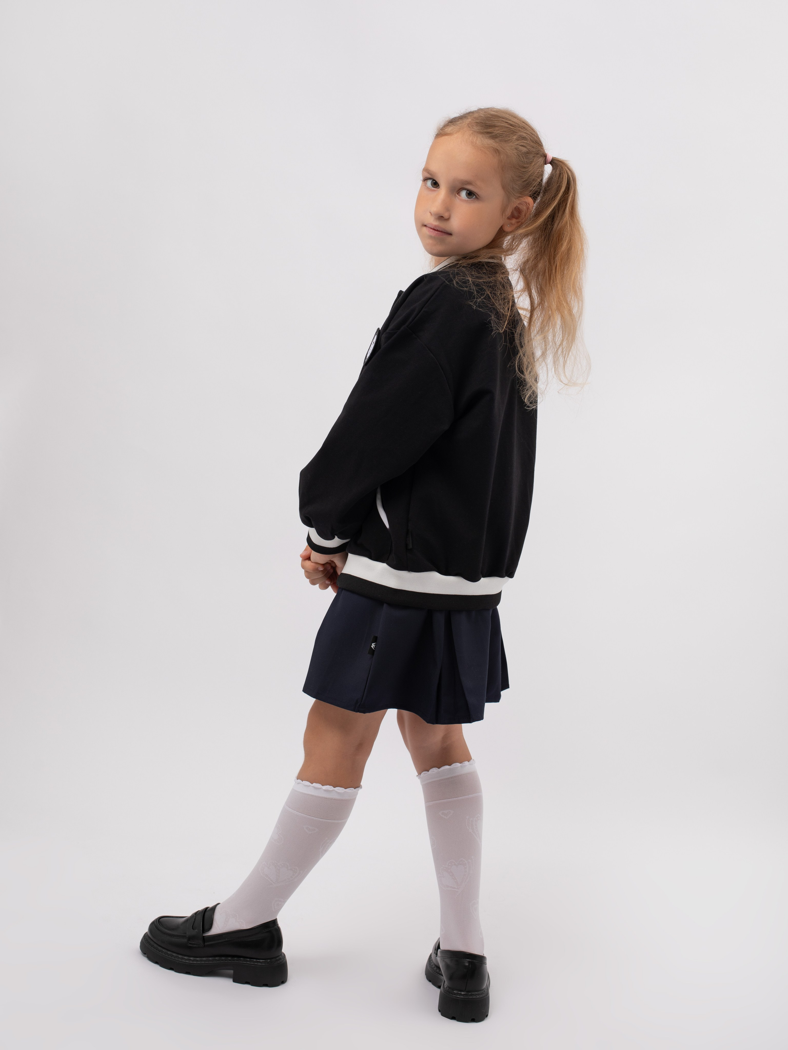 Школьная одежда. Фотостудия предметной и модельной съёмки для маркетплейсов