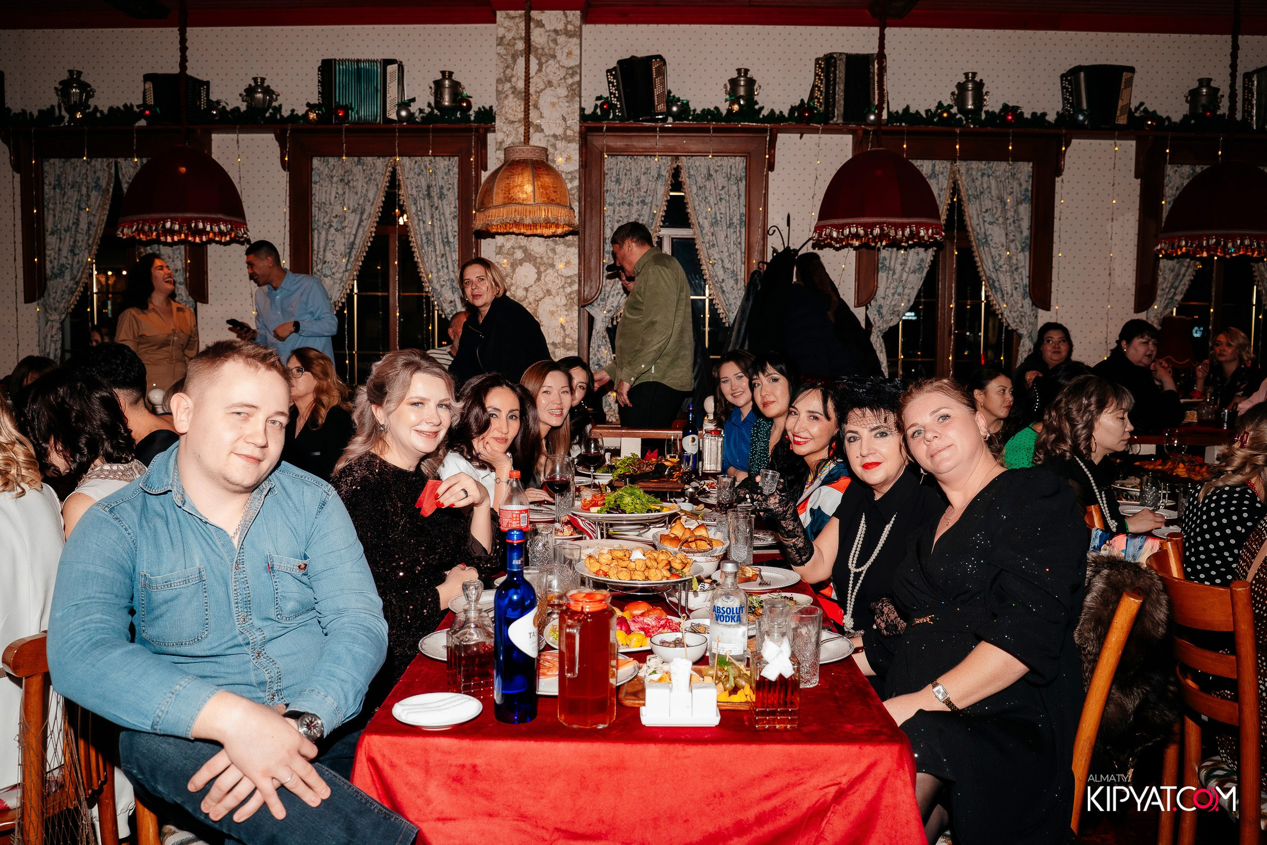 РЕСТОРАН МАРЬИНА РОЩА. КИПЯТКОМ АЛМАТЫ! Фотосъемка мероприятий в Алматы