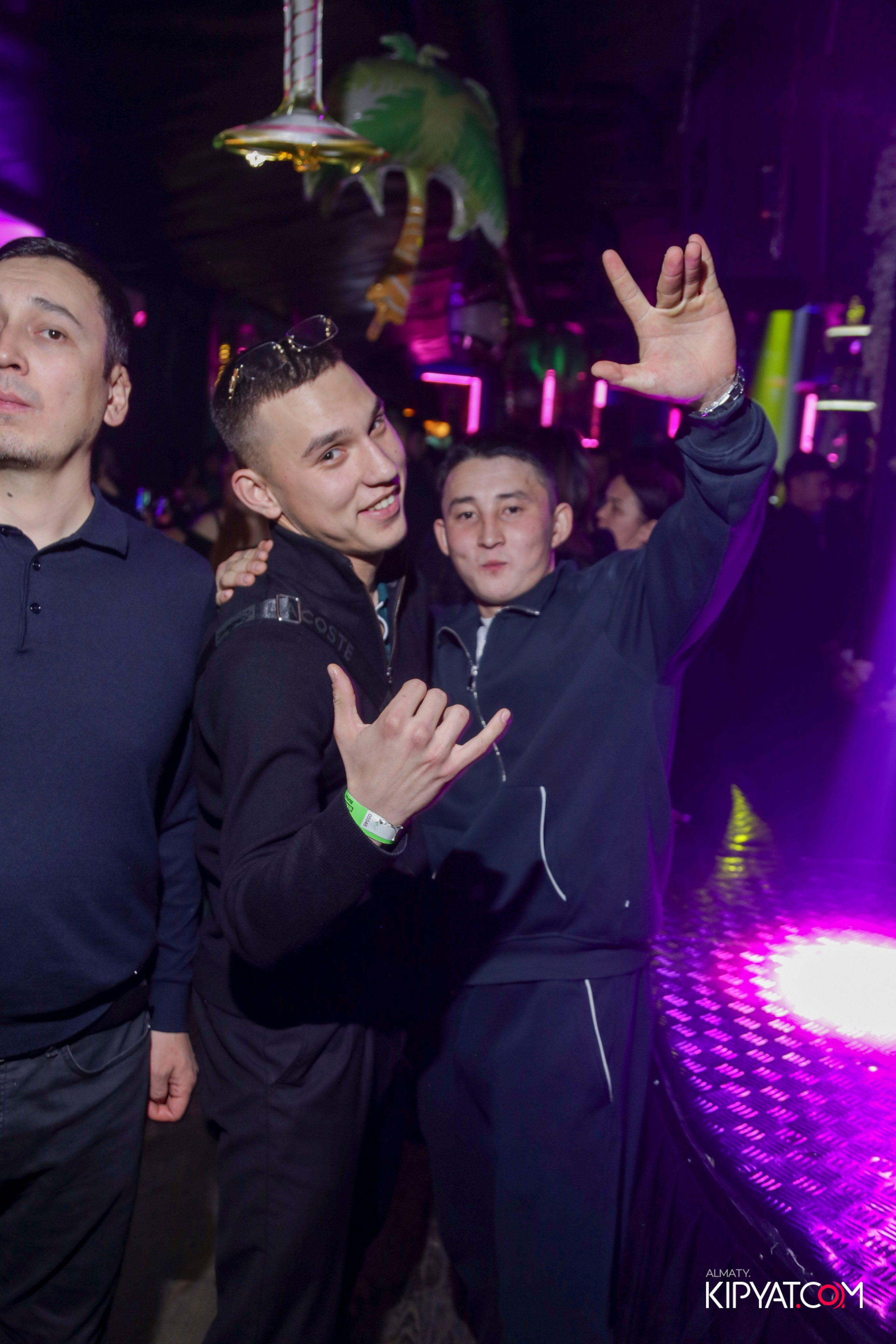 UYAT EMES BAR. КИПЯТКОМ АЛМАТЫ! Фотосъемка мероприятий в Алматы