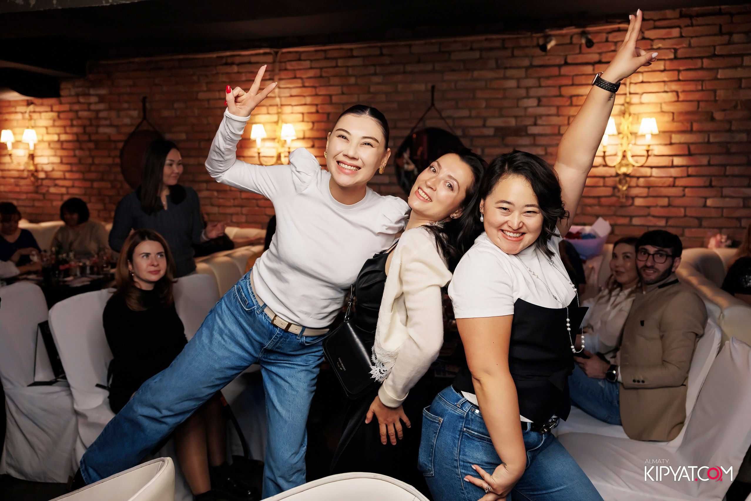 МУЗЫКАЛЬНОЕ ЛОТО В HIT RETRO. КИПЯТКОМ АЛМАТЫ! Фотосъемка мероприятий в Алматы