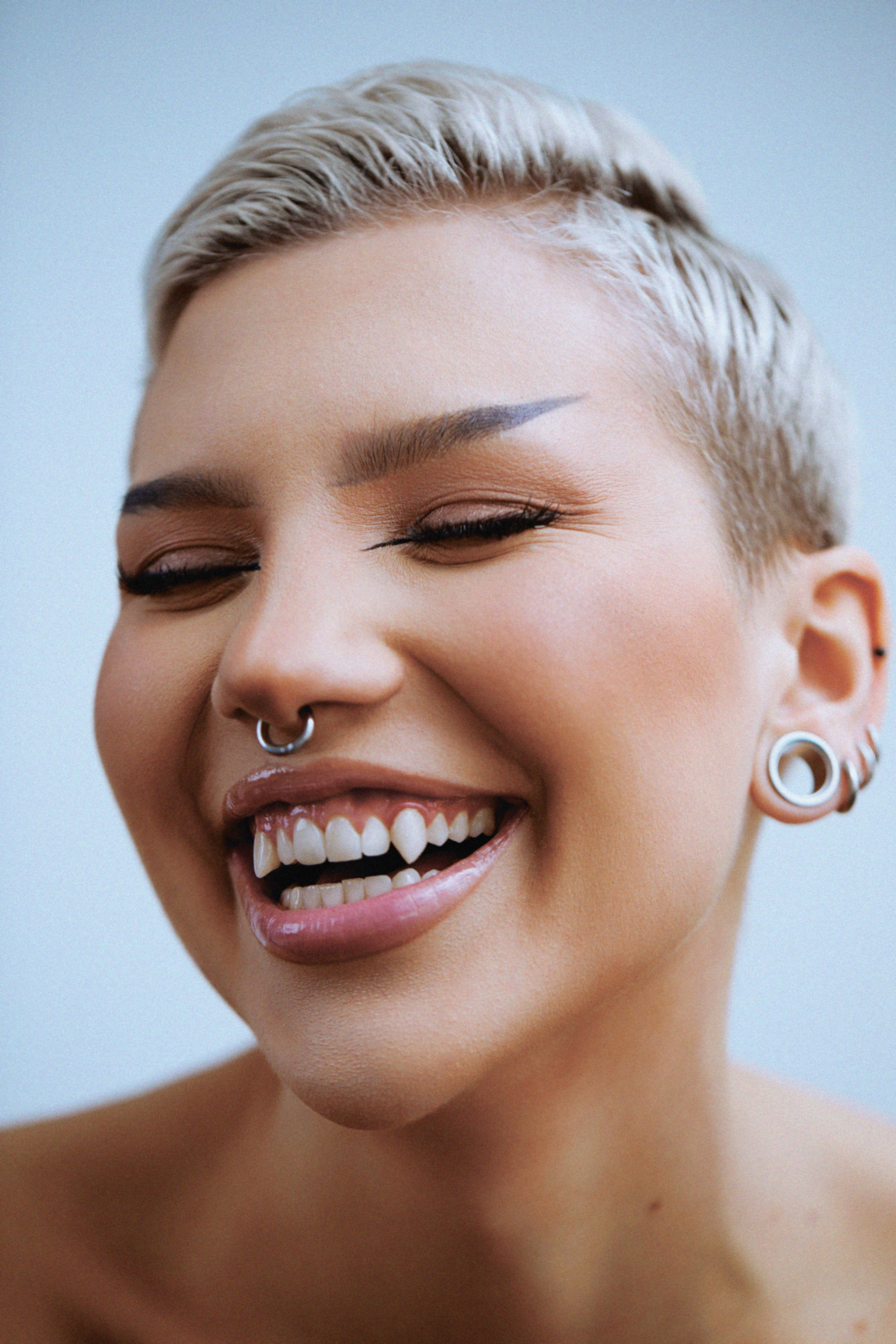 Beauty shoot съемка бьюти косметики и модельные съемки. Предметный и портретный фотограф из Москвы Лосевский Александр