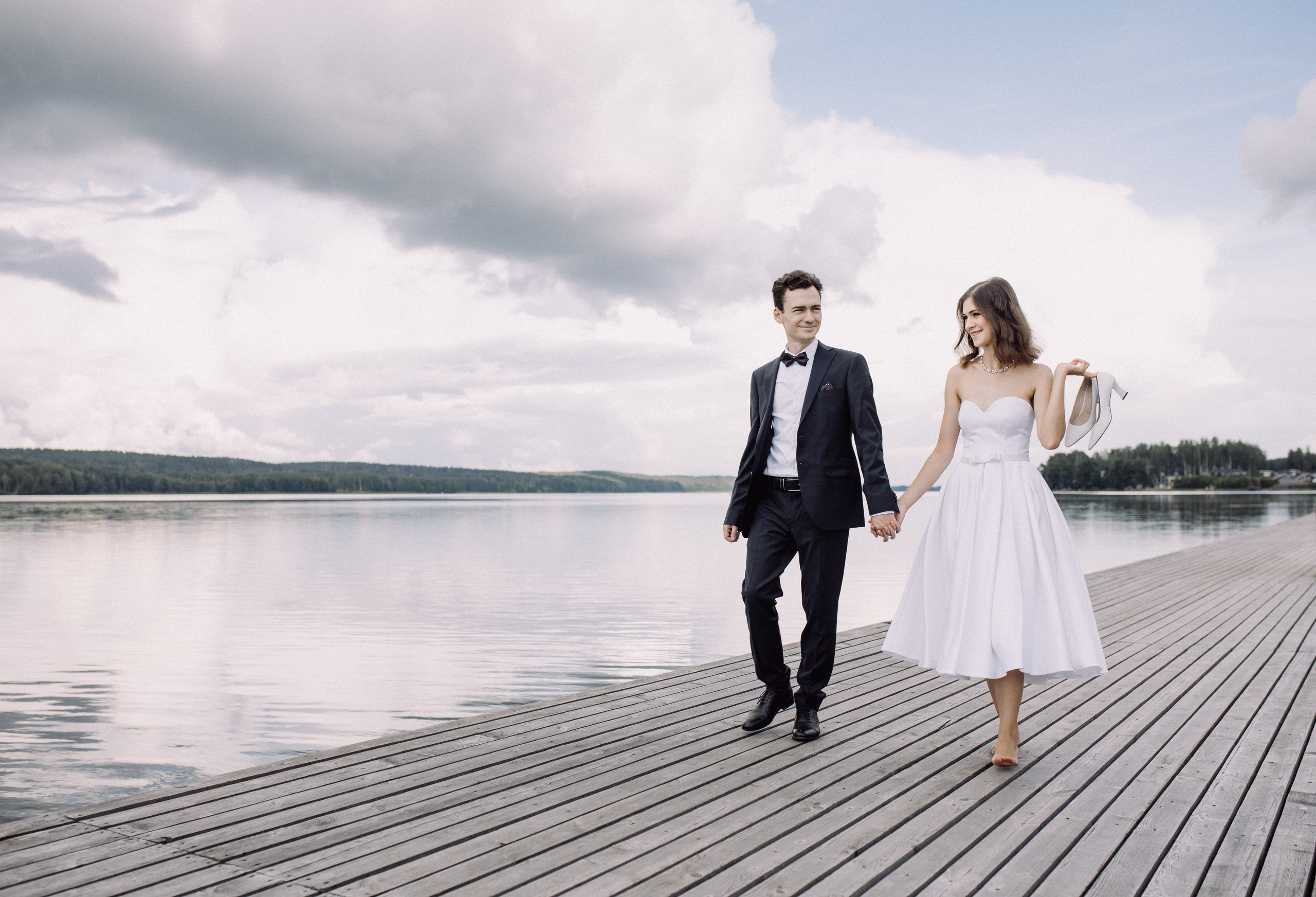 Прогулки во время свадебного банкета. Happiness is in the moments