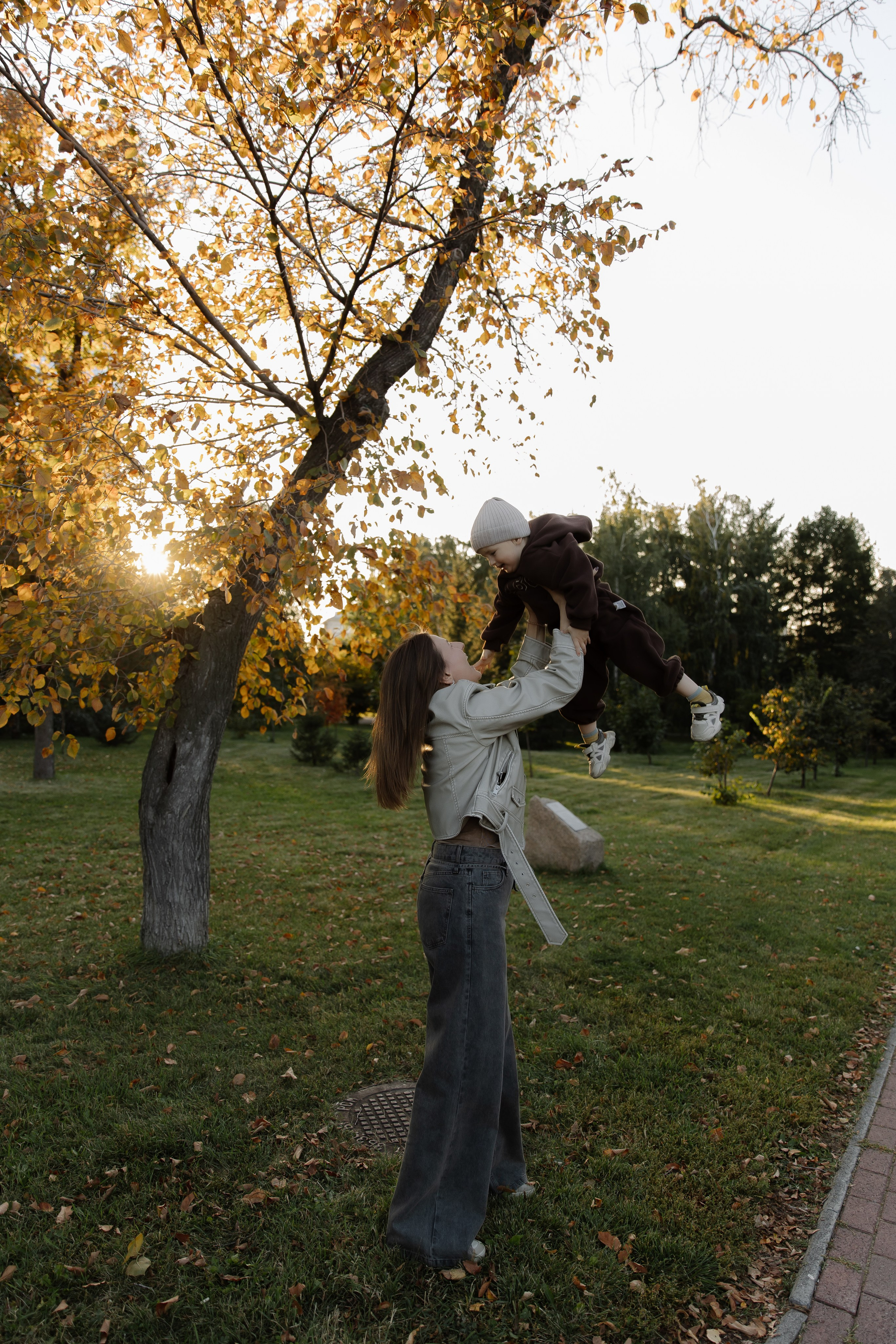 Осенняя прогулка мама и сын. СВАДЕБНЫЙ ФОТОГРАФ ЧЕЛЯБИНСК