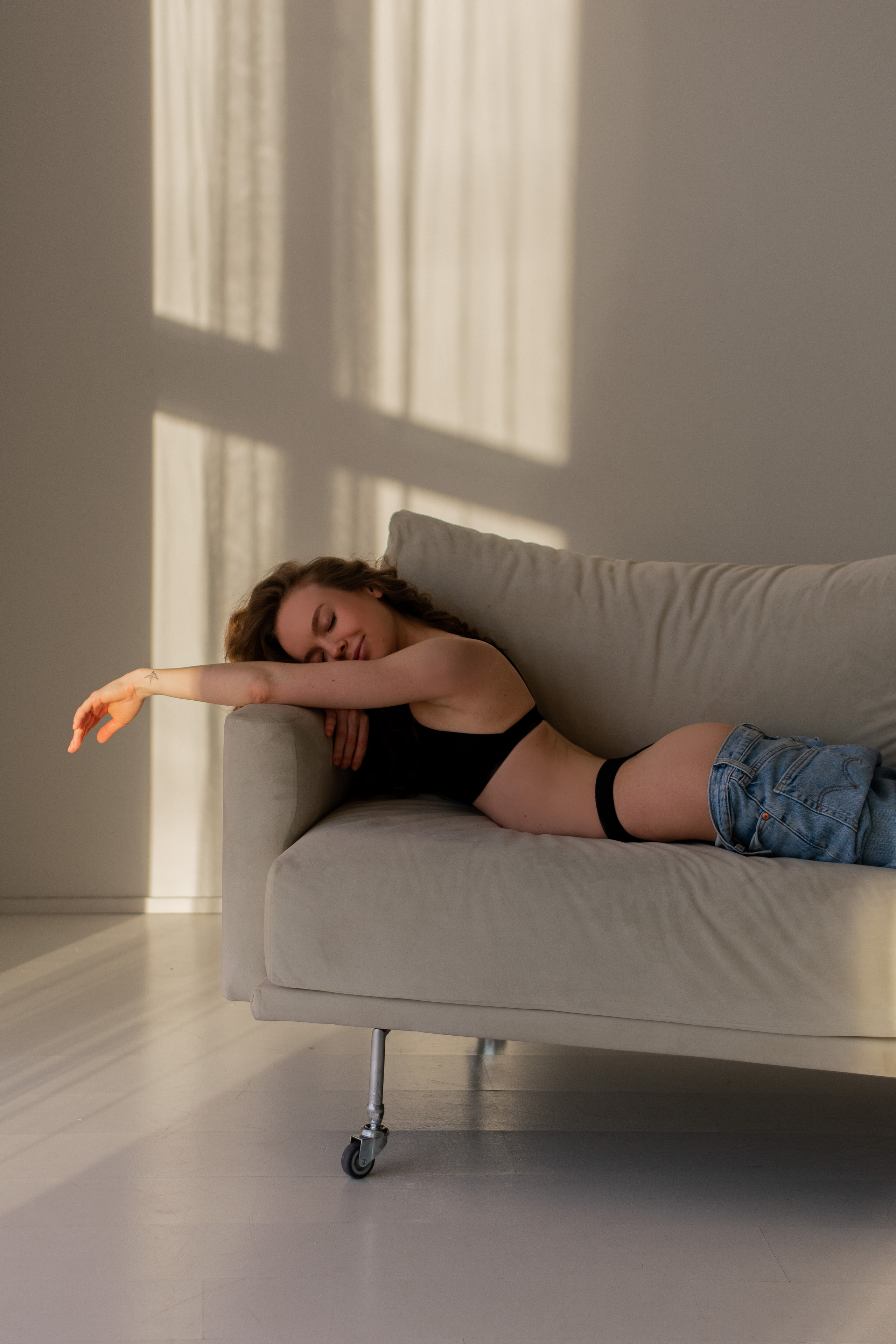 Смотреть серию. ЖЕНСКИЙ ФОТОГРАФ КРИСТИНА ВИГЕЛЬ