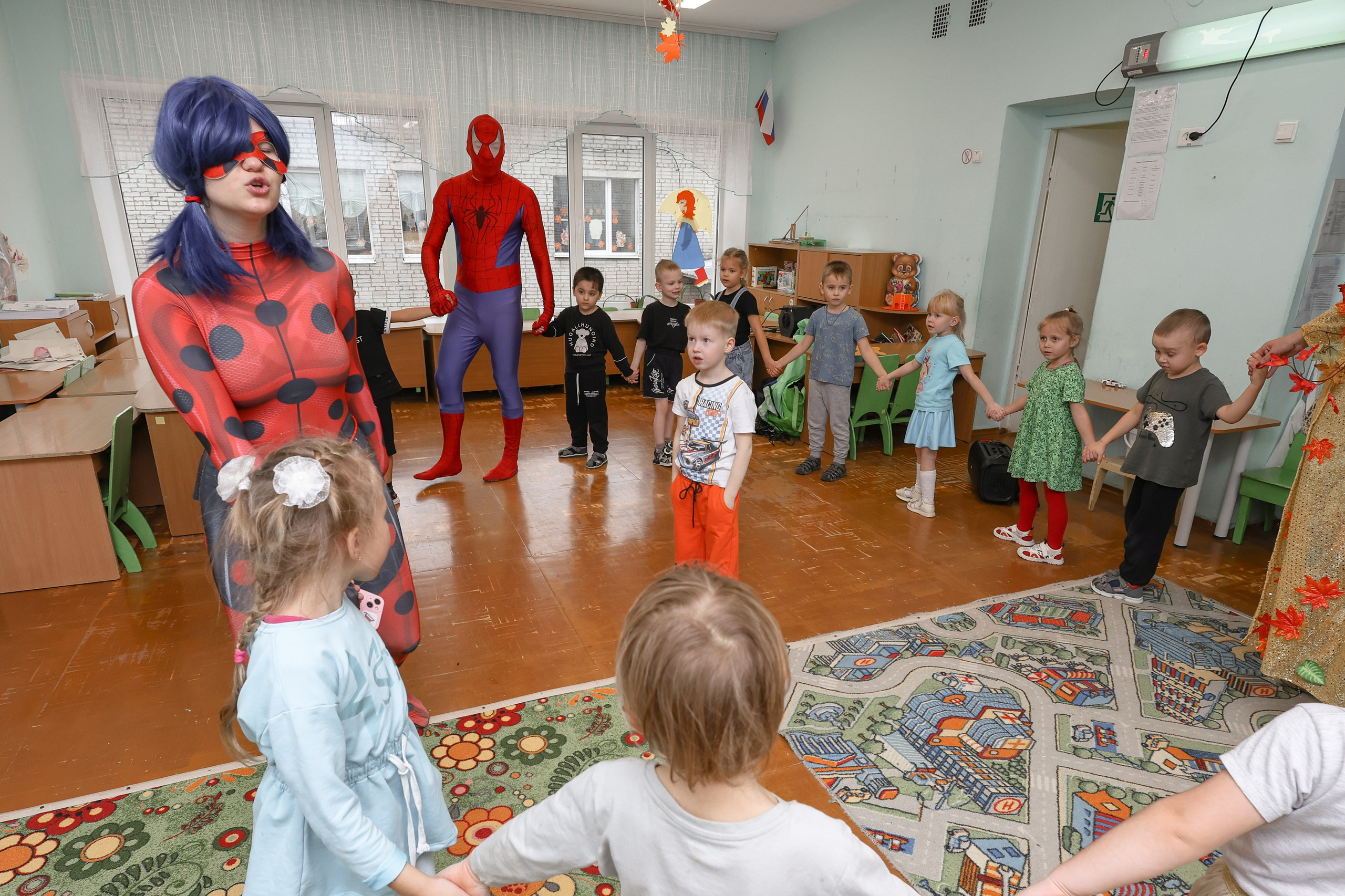 Детский день рождения с Человеком-пауком и Леди Баг