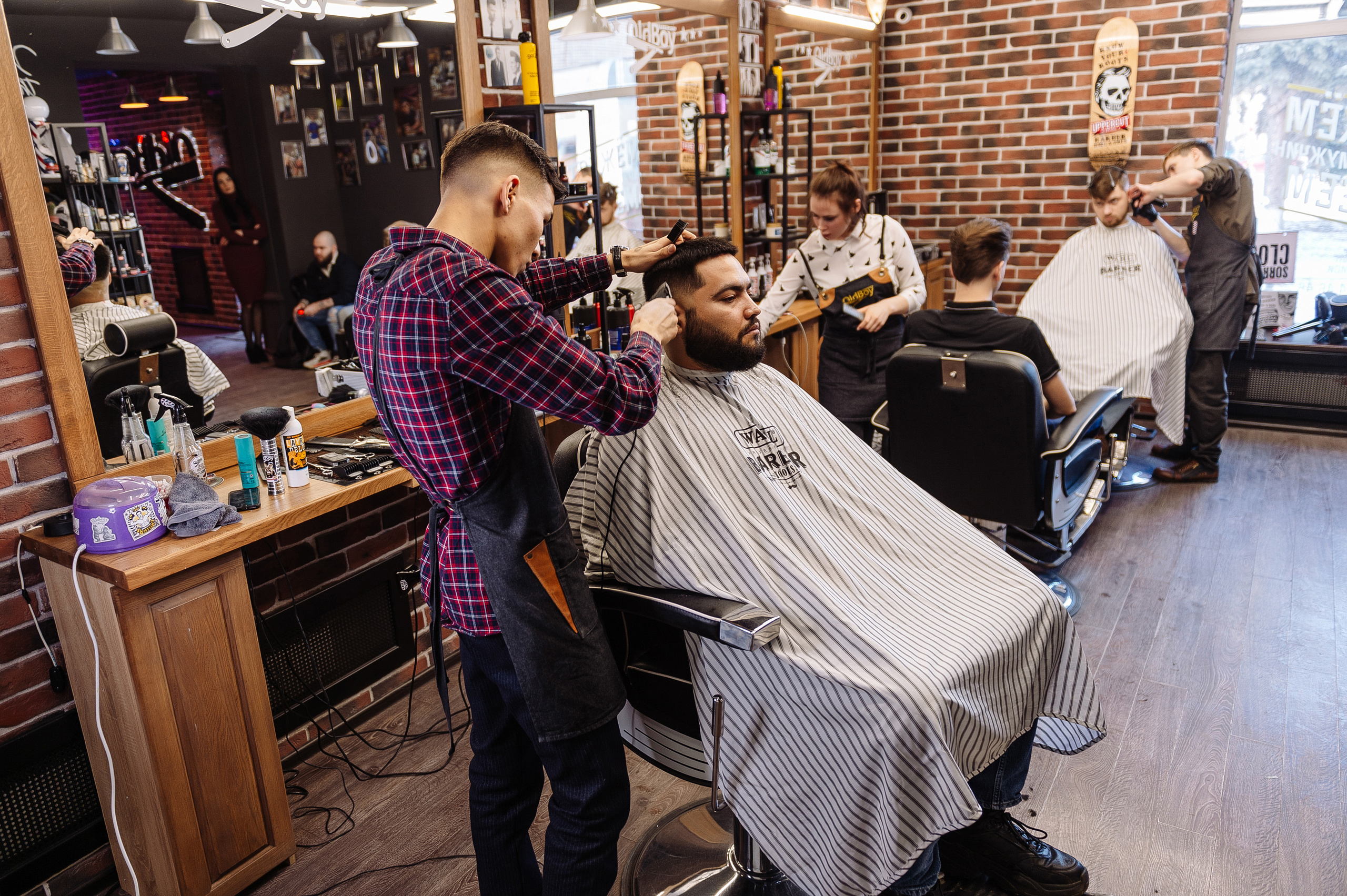 Мужская парикмахерская Old Boy. Репортажный и свадебный фотограф в Курске Борис Захарчук