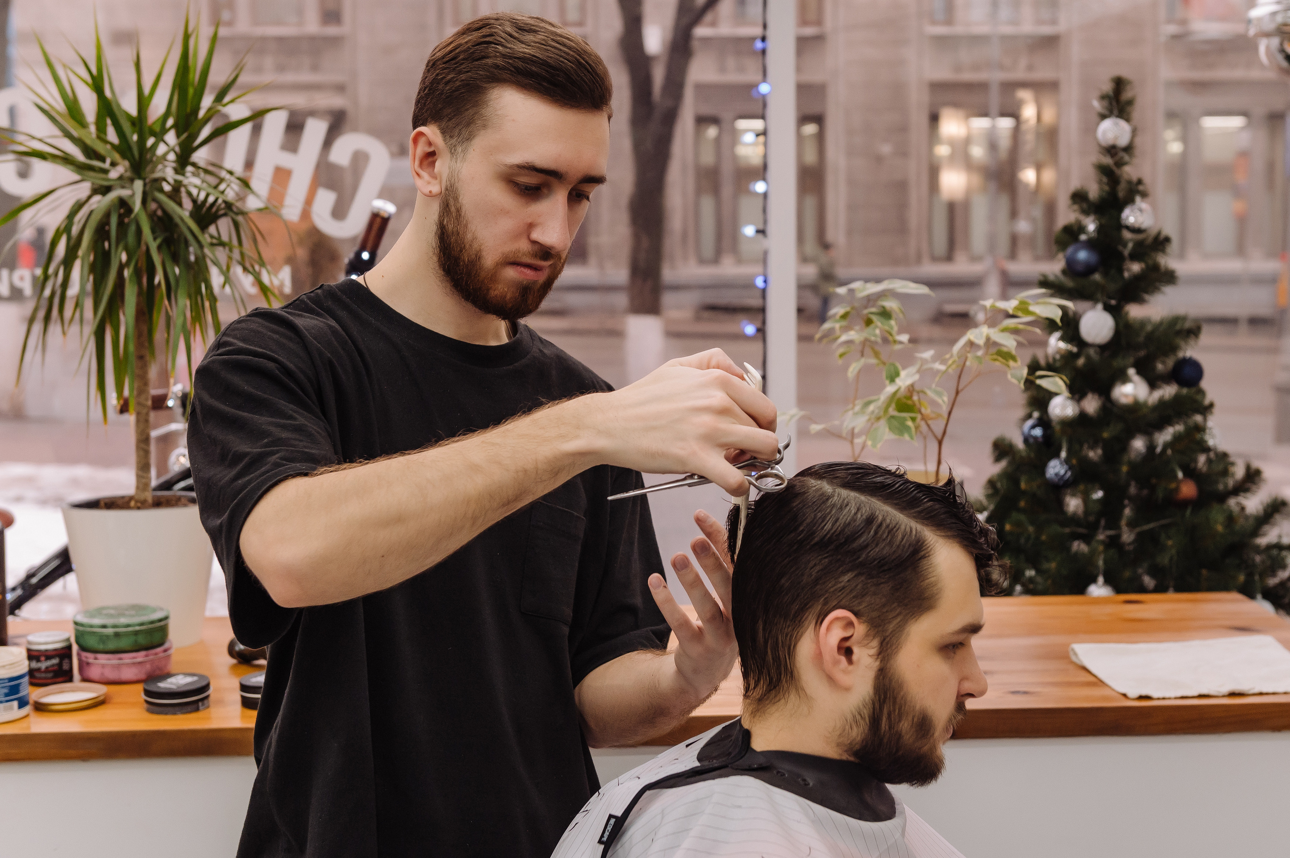 Бизнес портрет барбера. Репортажный и свадебный фотограф в Курске Борис Захарчук