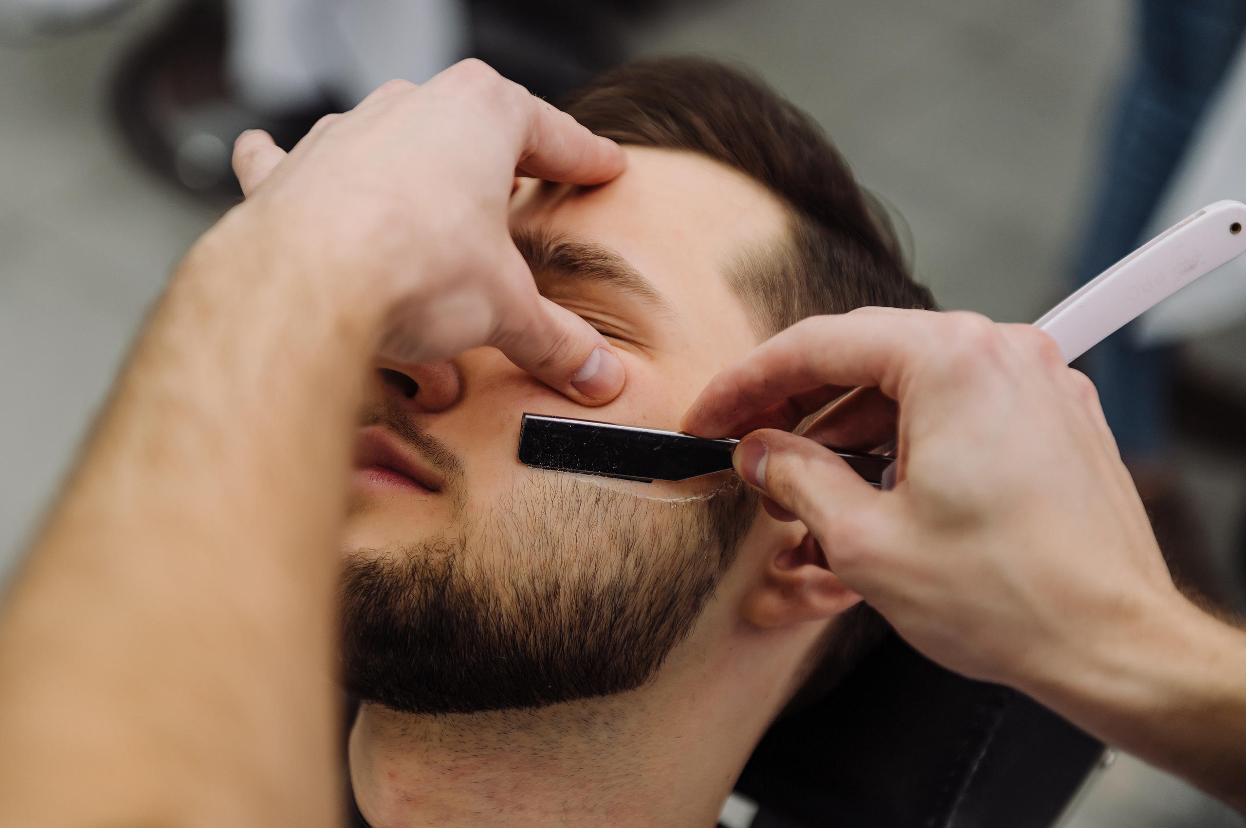 Бизнес портрет барбера. Репортажный и свадебный фотограф в Курске Борис Захарчук