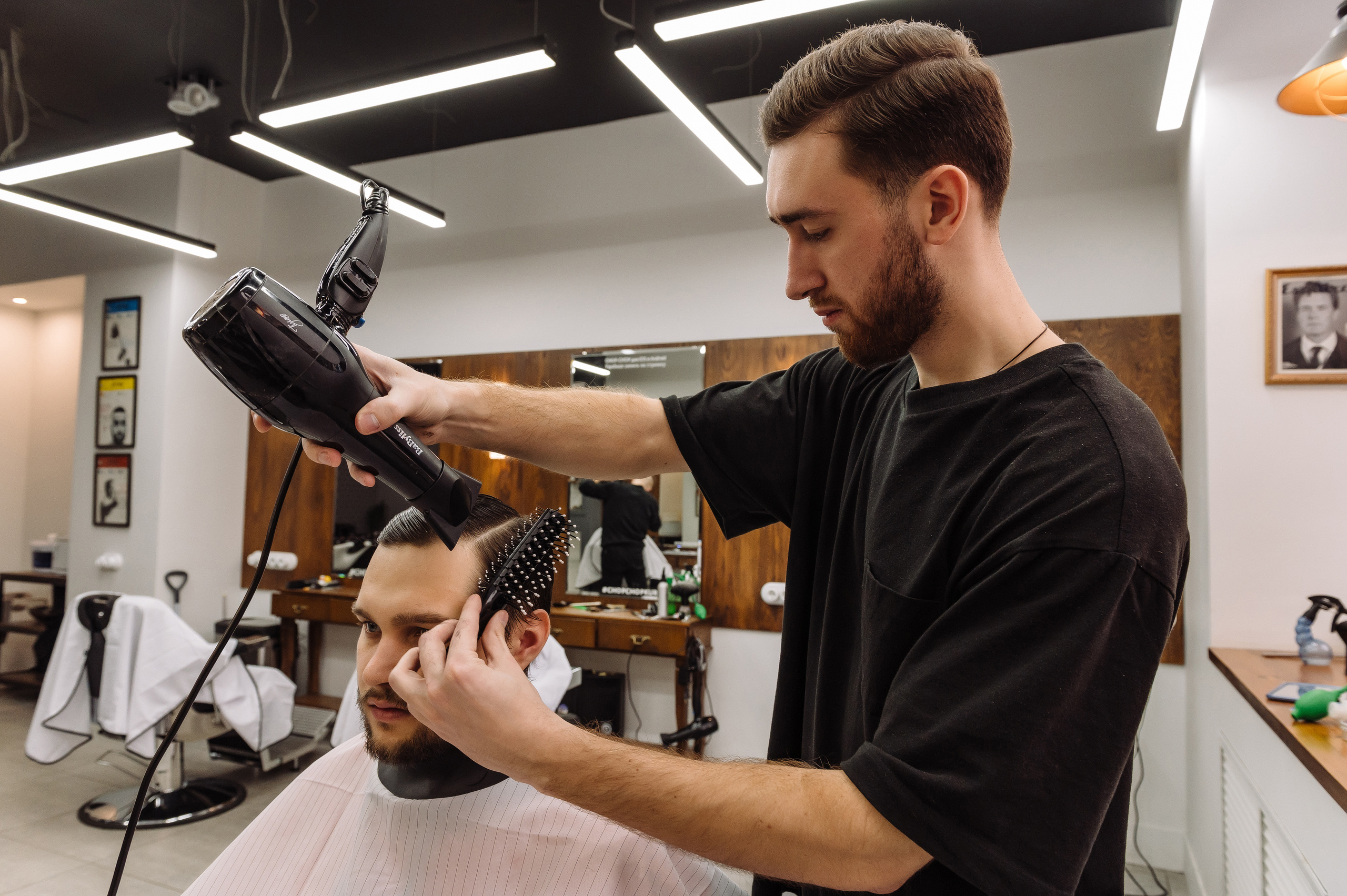 Бизнес портрет барбера. Репортажный и свадебный фотограф в Курске Борис Захарчук