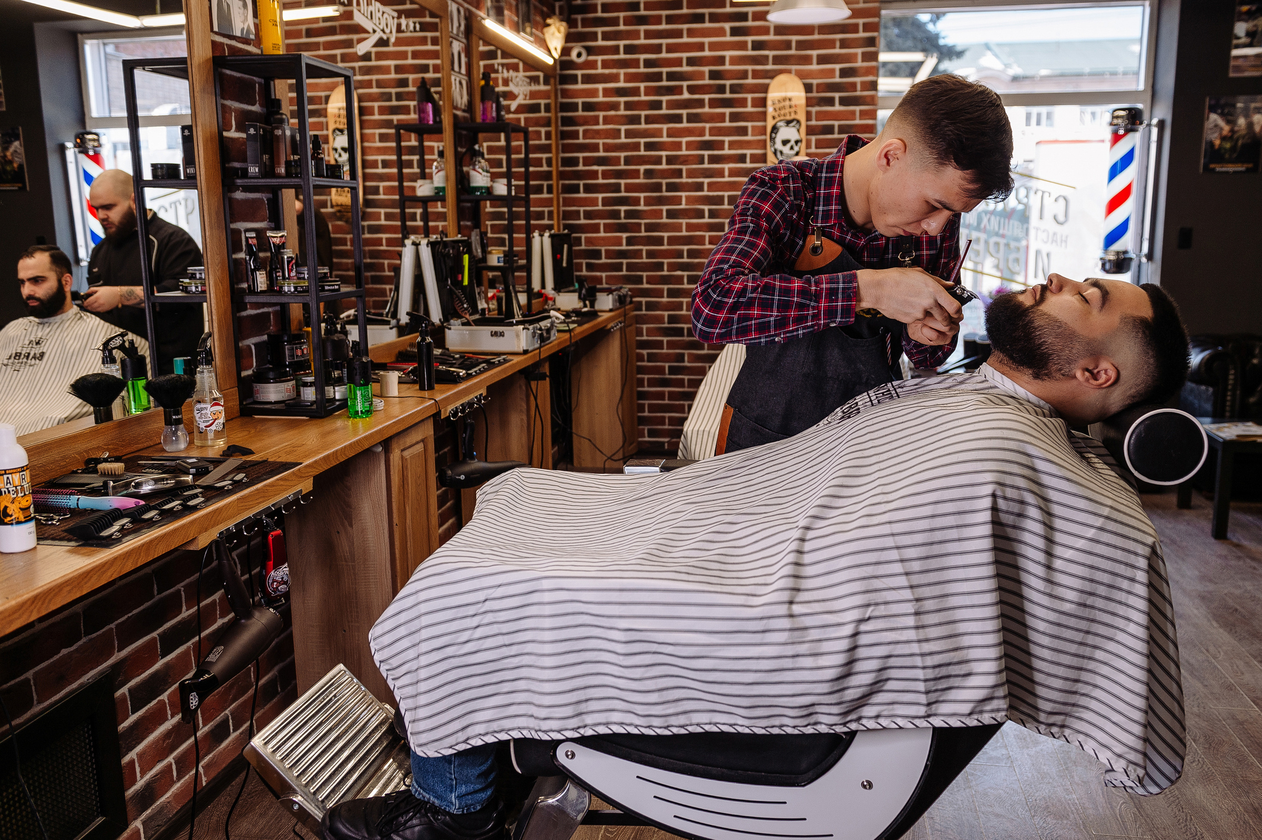 Мужская парикмахерская Old Boy. Репортажный и свадебный фотограф в Курске Борис Захарчук