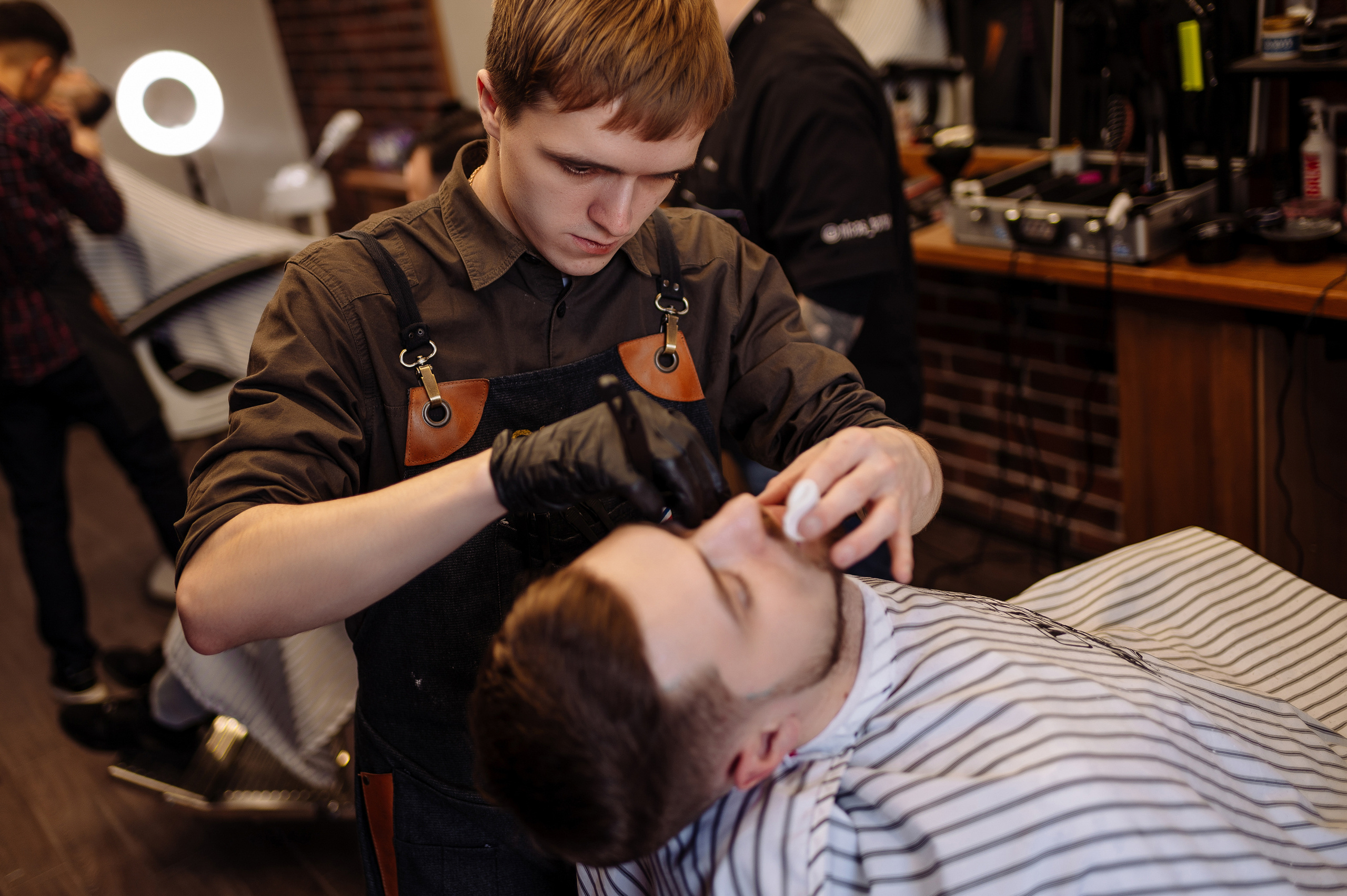 Мужская парикмахерская Old Boy. Репортажный и свадебный фотограф в Курске Борис Захарчук