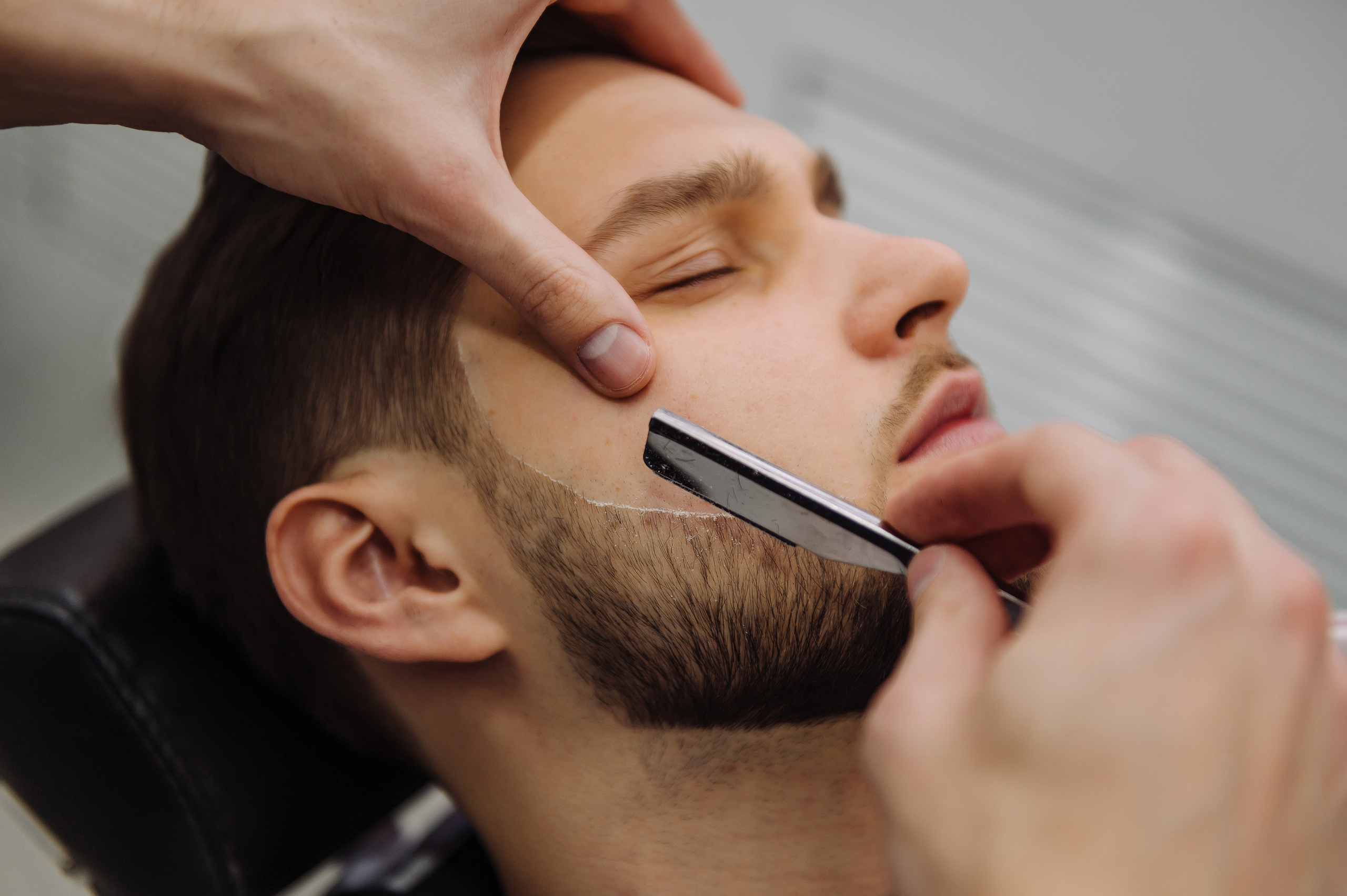 Бизнес портрет барбера. Репортажный и свадебный фотограф в Курске Борис Захарчук