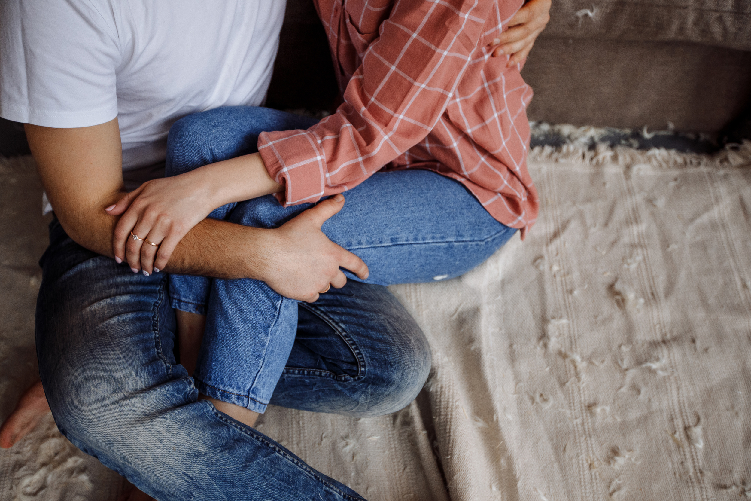 Андрей & Екатерина фотосессия в перьях. Свадебный и семейный фотограф в Твери, Москве, Санкт-Петербурге