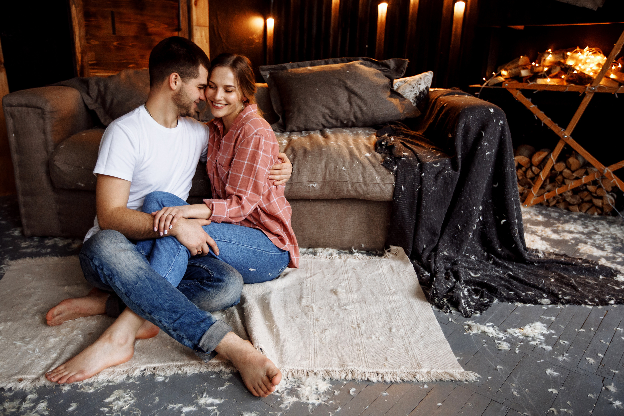 Андрей & Екатерина фотосессия в перьях. Свадебный и семейный фотограф в Твери, Москве, Санкт-Петербурге