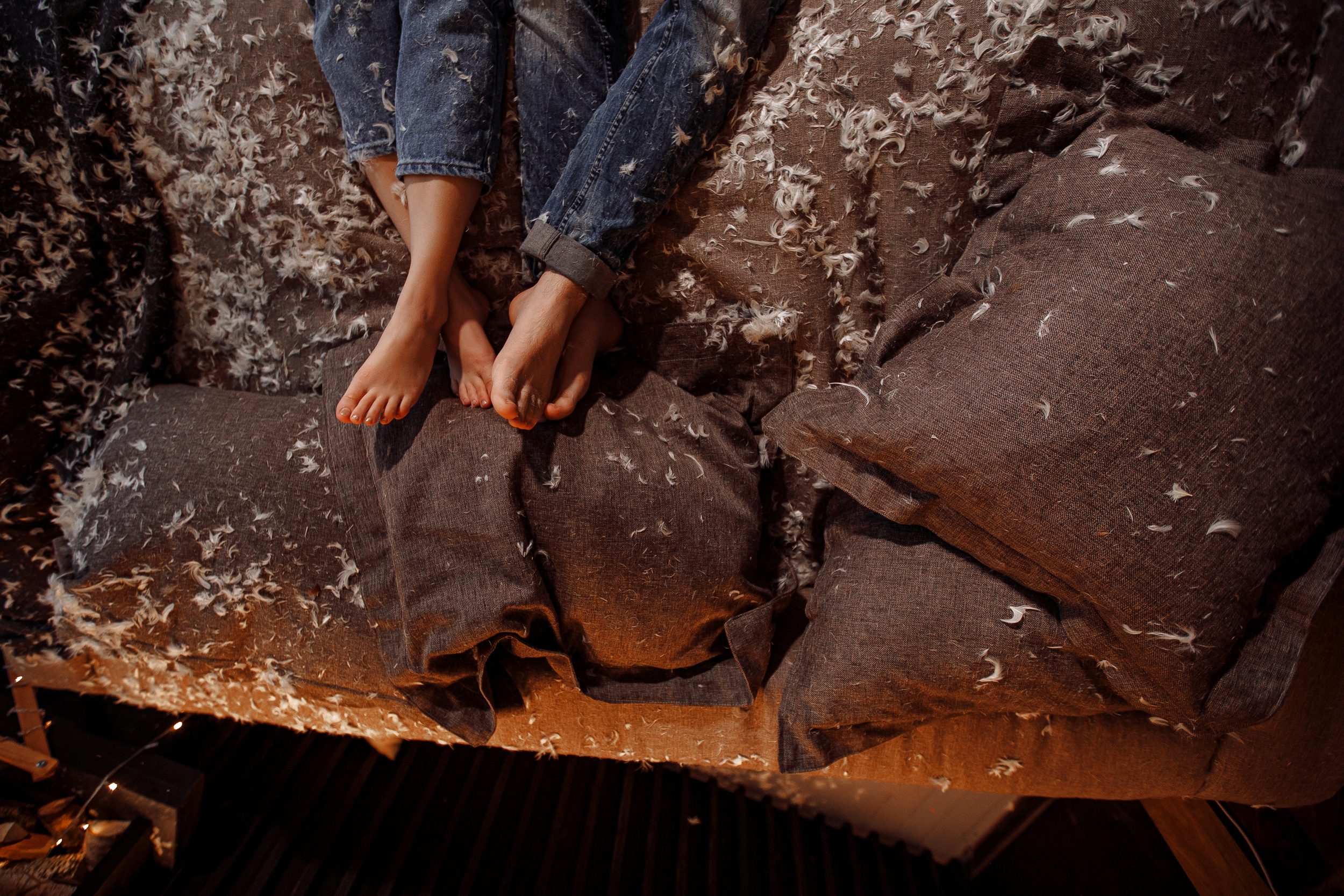 Андрей & Екатерина фотосессия в перьях. Свадебный и семейный фотограф в Твери, Москве, Санкт-Петербурге