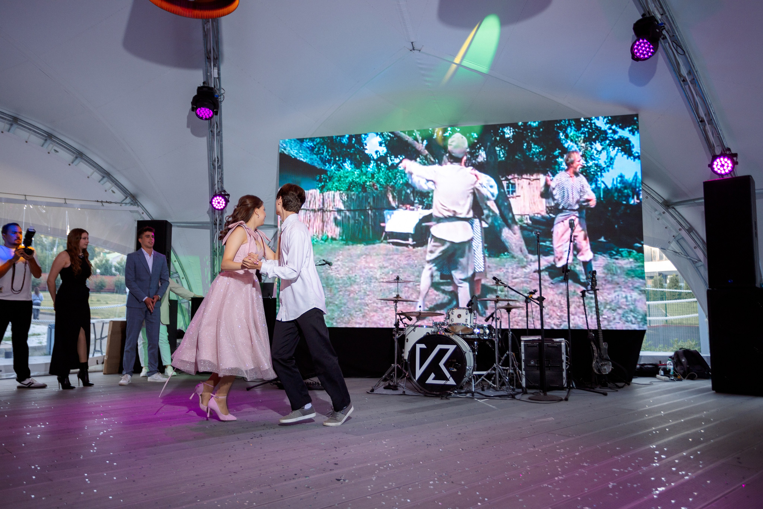 ВЫПУСКНОЙ: Волки-Липки. Все фото. Профессиональный фотограф в Ижевске Леша Петров