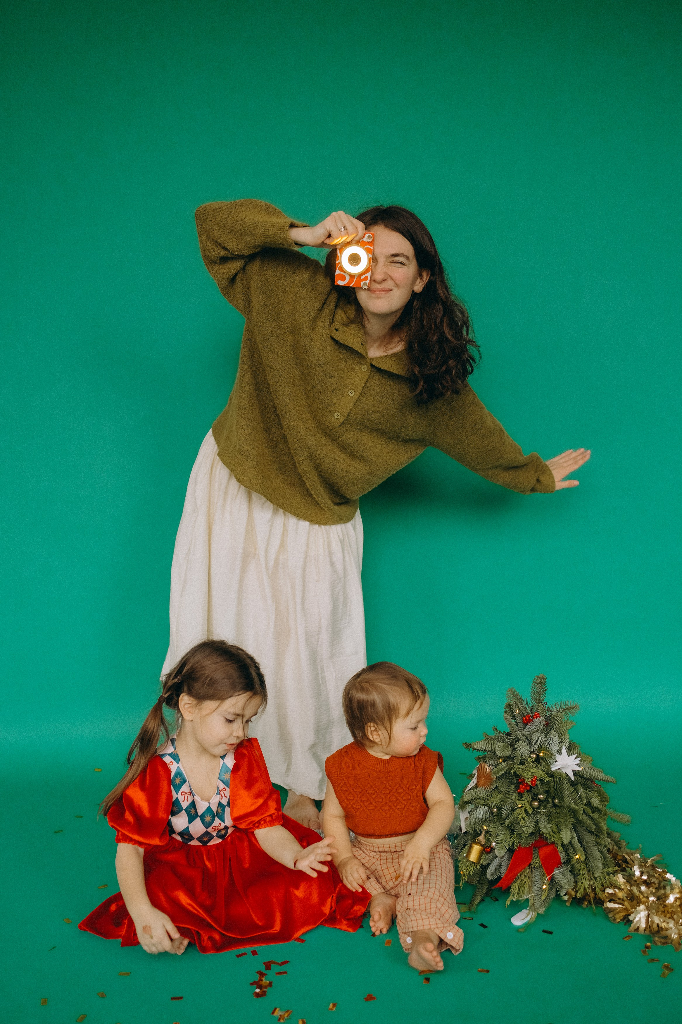 Женя, Мия, Нина. Главная