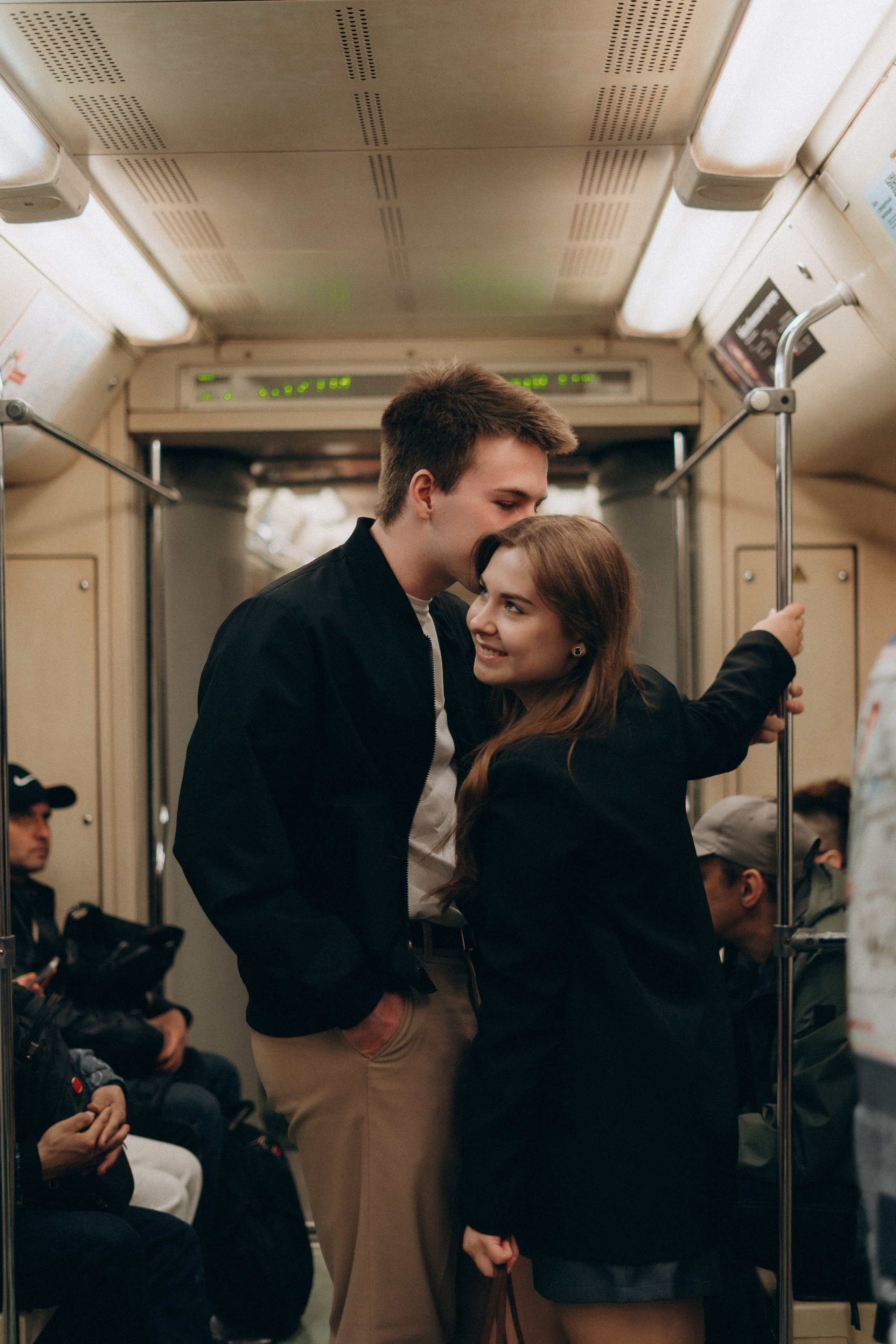 Юля и Даня | Прогулка по улицам Москвы. Фотограф Москва Виктория-Антуанетта