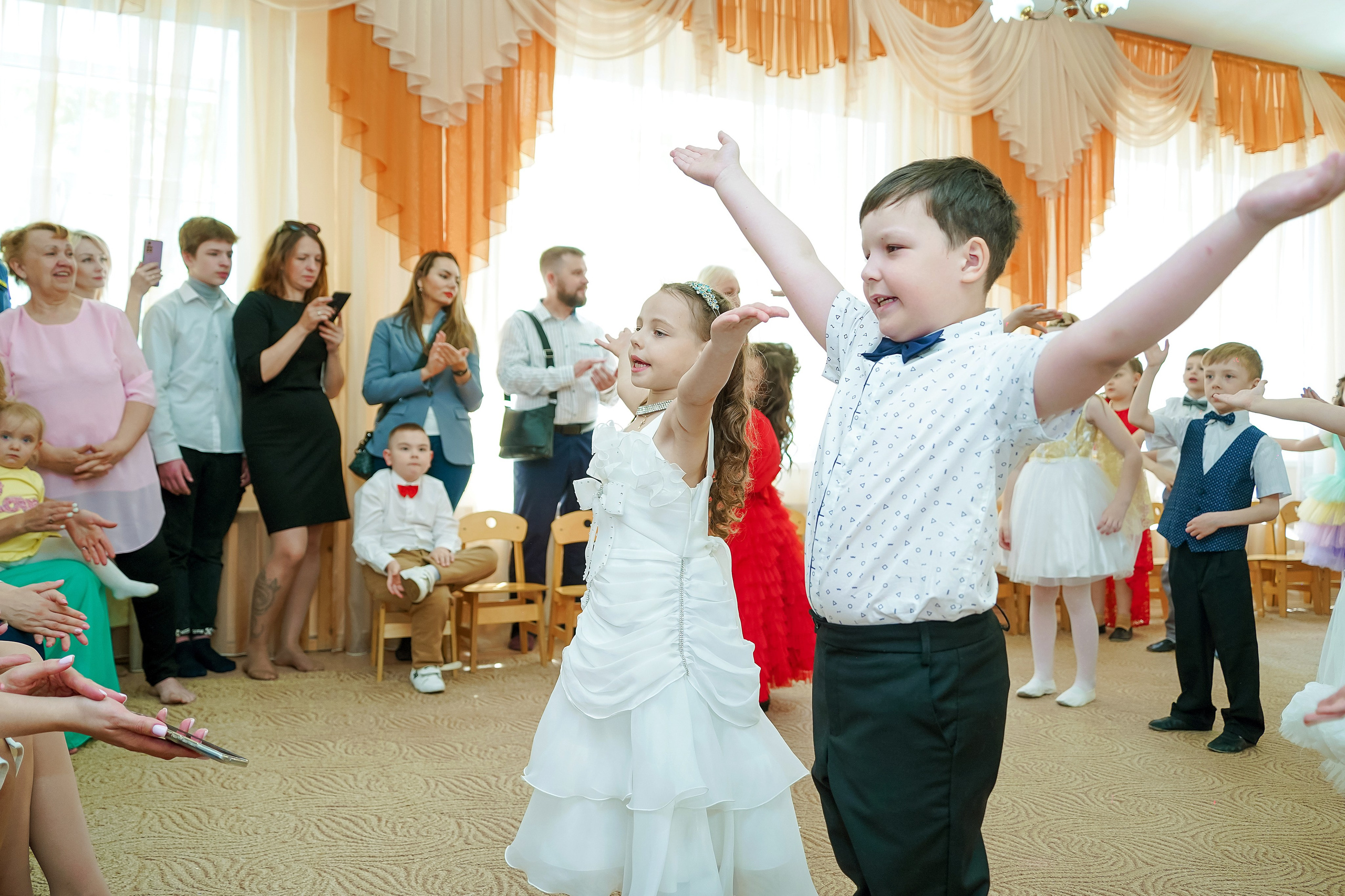 Фотосъемка видеосъёмка фотограф видеооператор новогодних утренников  в. Фотограф, видеооператор Нина Коршунова