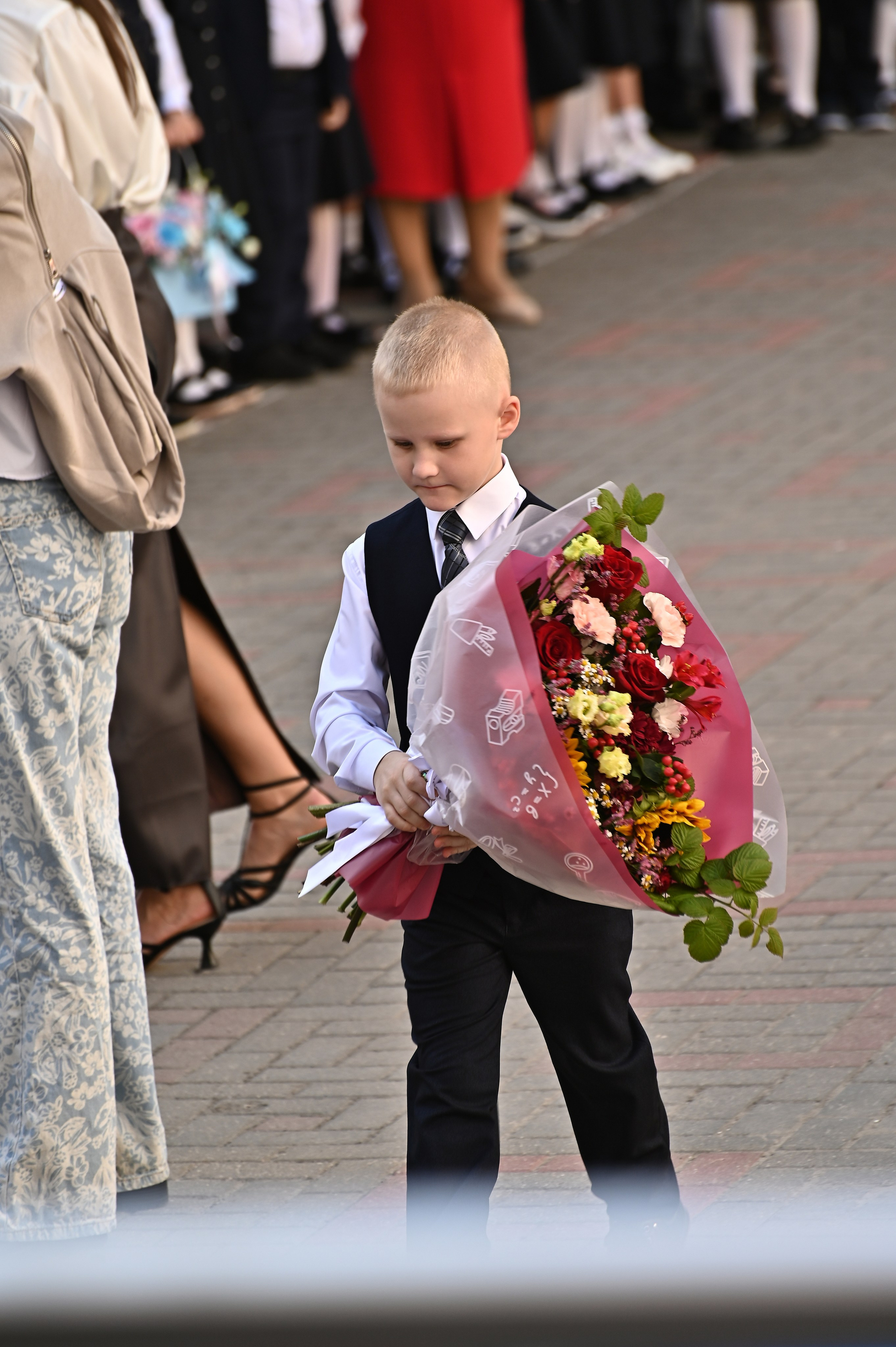 Первоклассник. ФОТОГРАФ ВАШИХ МЕРОПРИЯТИЙ РЯЗАНЬ СЕРГЕЙ КЛЮЕВ Концертная фотография близка к репортажу и портретной съемке
