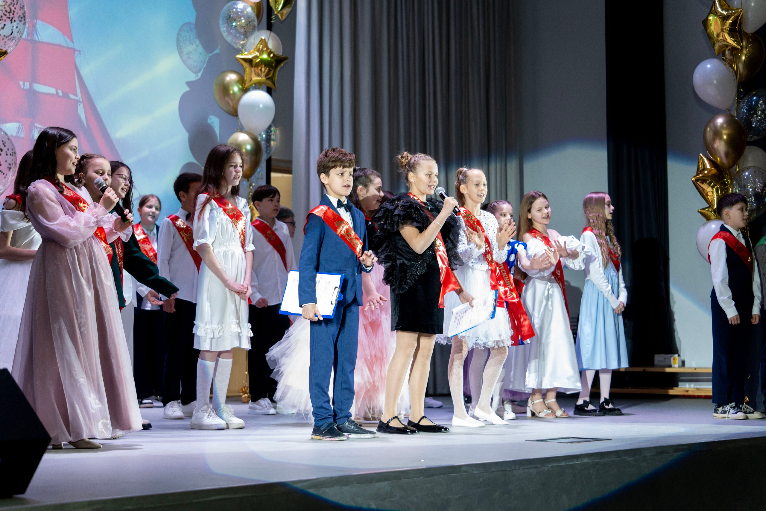 Выпускные 4 классы. Фотограф Юлия Попова