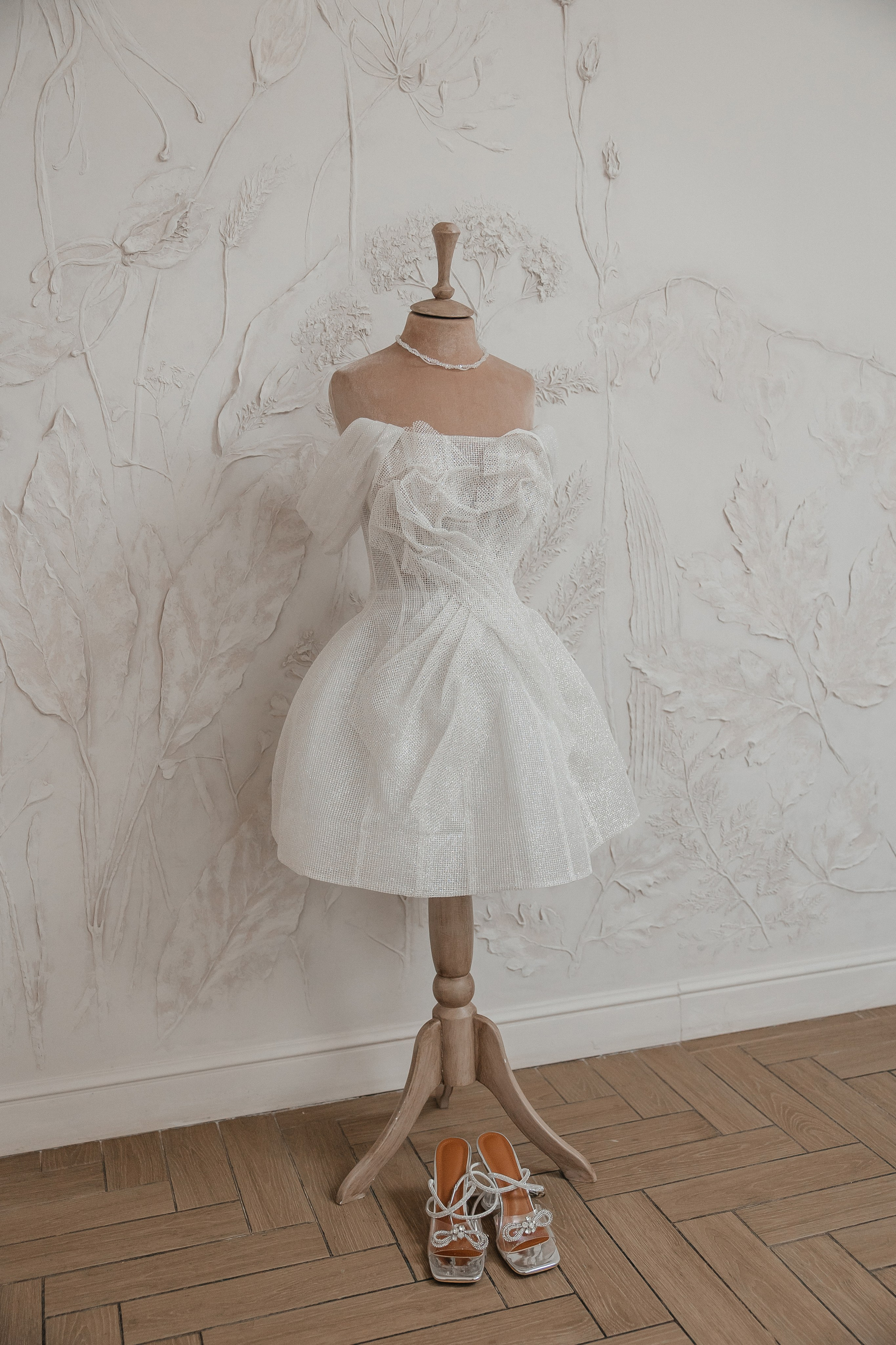 Свадебная фотосессия в ресторане Турандот, свадьба на площадке House for wedding Дом у озера. Свадебный фотограф в Москве Дарья Олендарёва