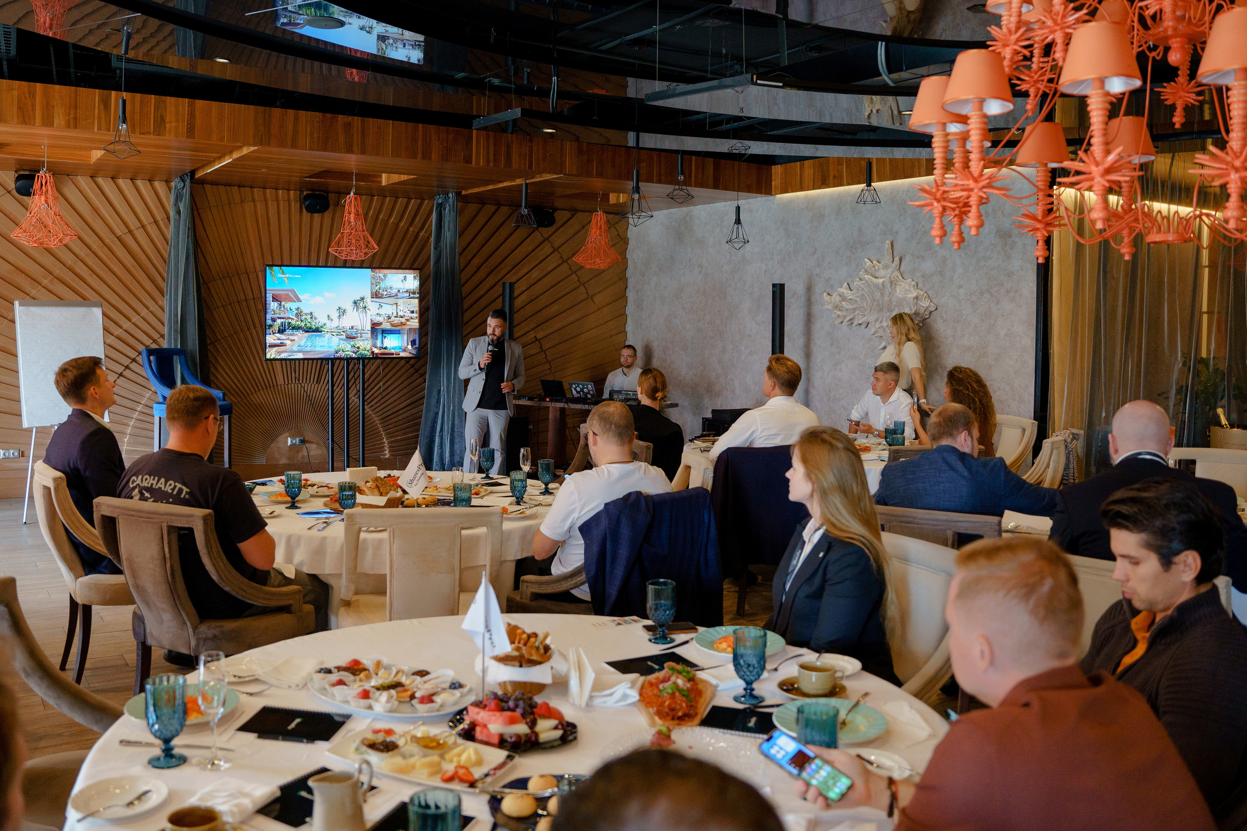 Репортажный фотограф на бизнес завтрак, пресс ланч Москва. Репортажный фотограф Москва Сергей Дружинин