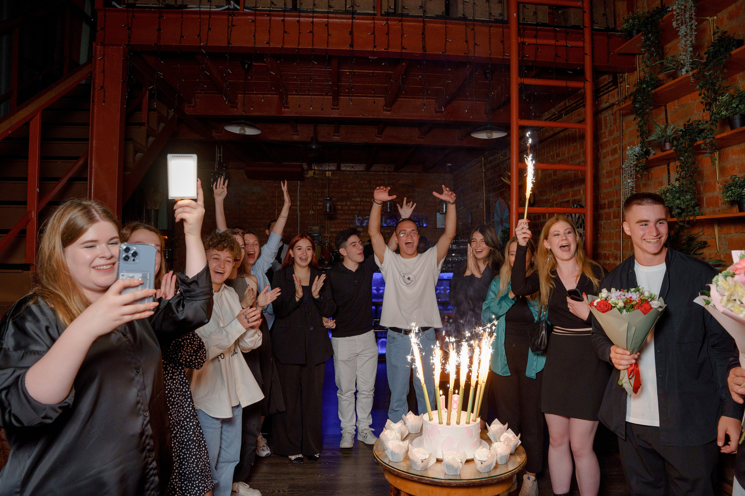 Репортажный фотограф на день рождения в Москве. Репортажный фотограф Москва Сергей Дружинин