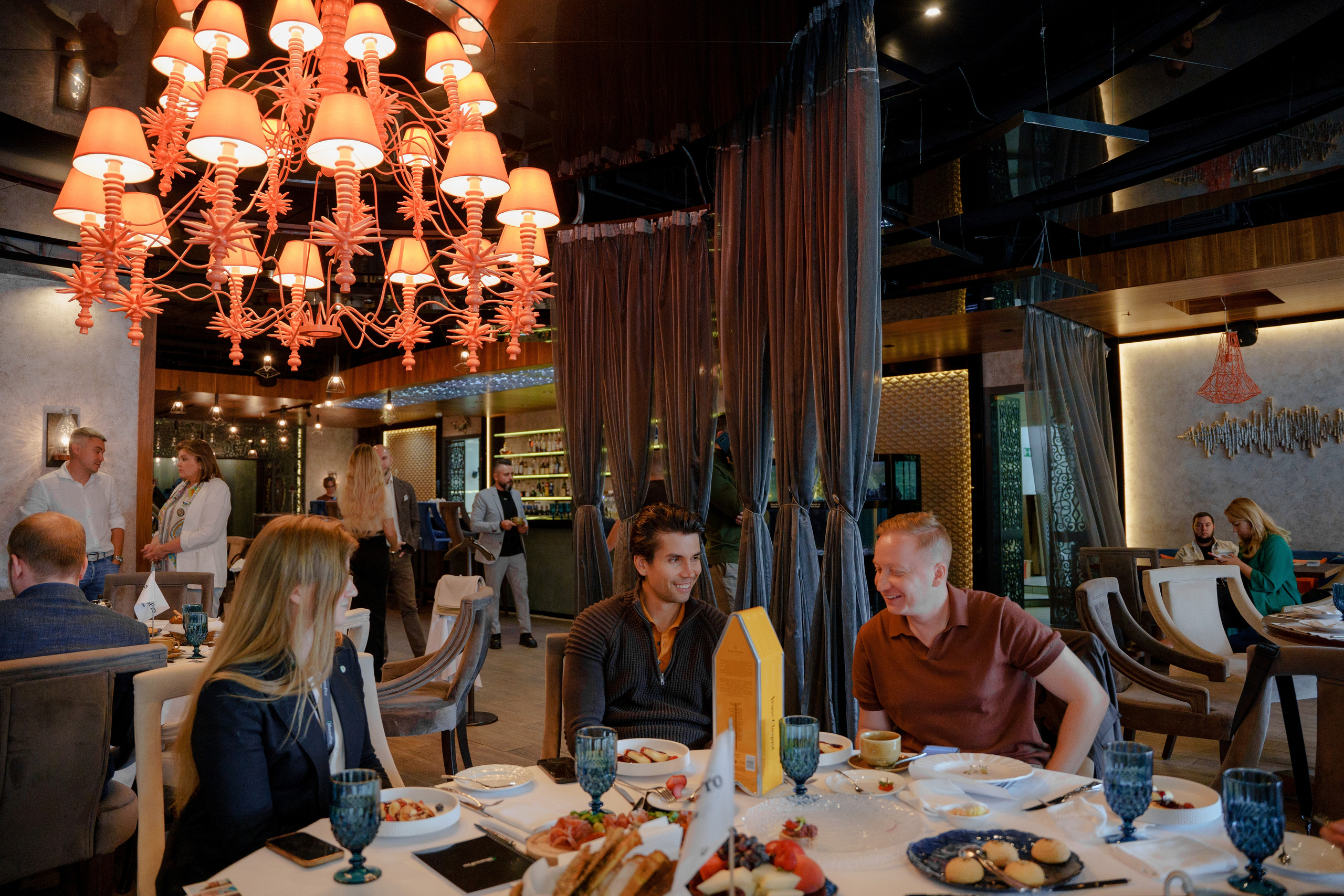 Репортажный фотограф на бизнес завтрак, пресс ланч Москва. Репортажный фотограф Москва Сергей Дружинин