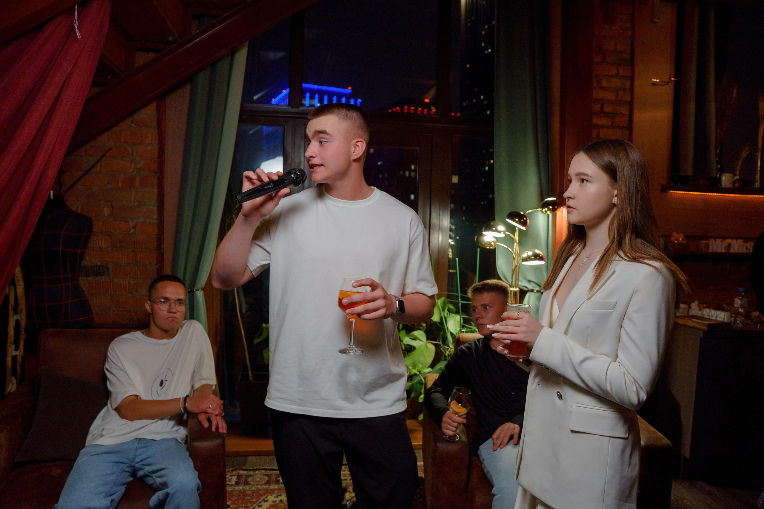 Репортажный фотограф на день рождения в Москве. Репортажный фотограф Москва Сергей Дружинин