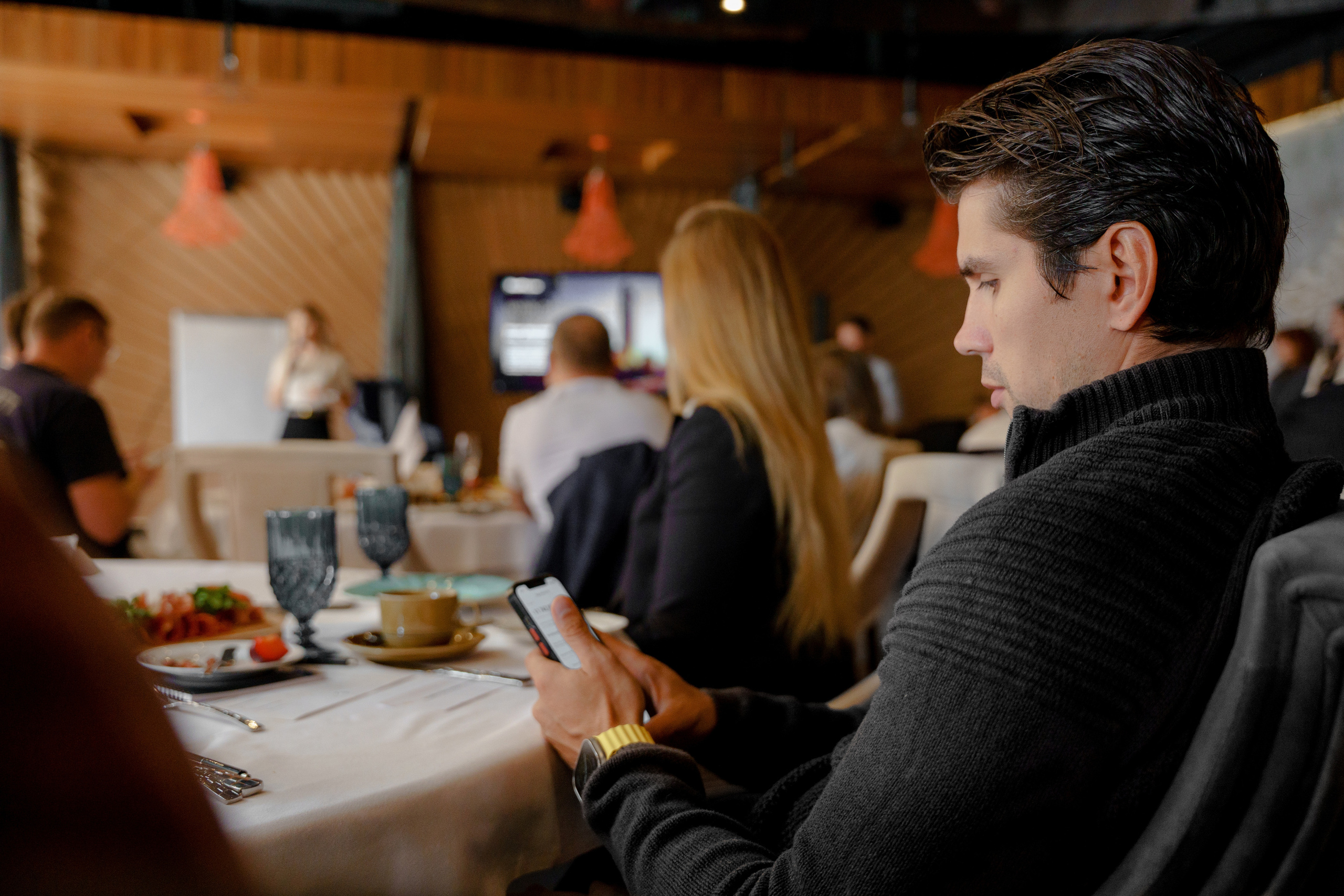 Репортажный фотограф на бизнес завтрак, пресс ланч Москва. Репортажный фотограф Москва Сергей Дружинин