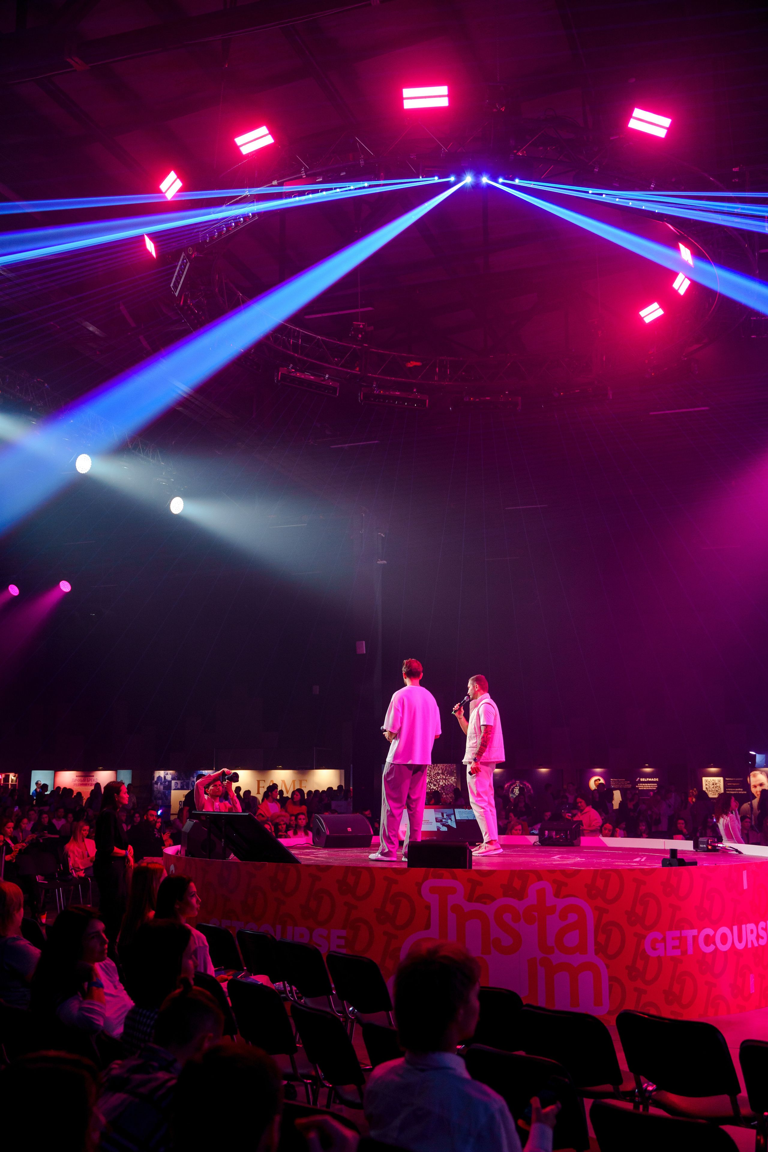 Репортажный фотограф на конференцию инфобизнесменов в Москве Инстадиум. Репортажный фотограф Москва Сергей Дружинин