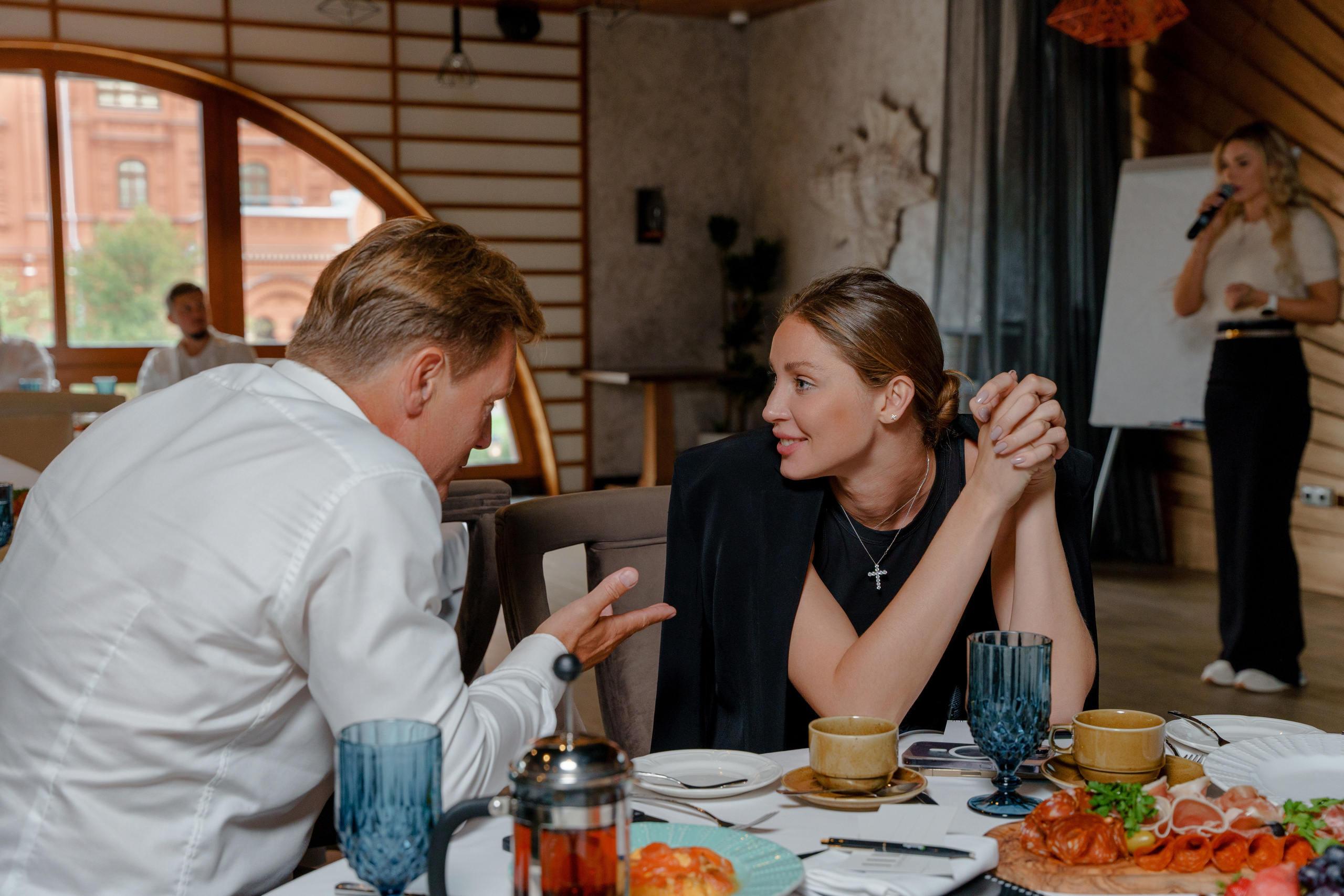Репортажный фотограф на бизнес завтрак, пресс ланч Москва. Репортажный фотограф Москва Сергей Дружинин