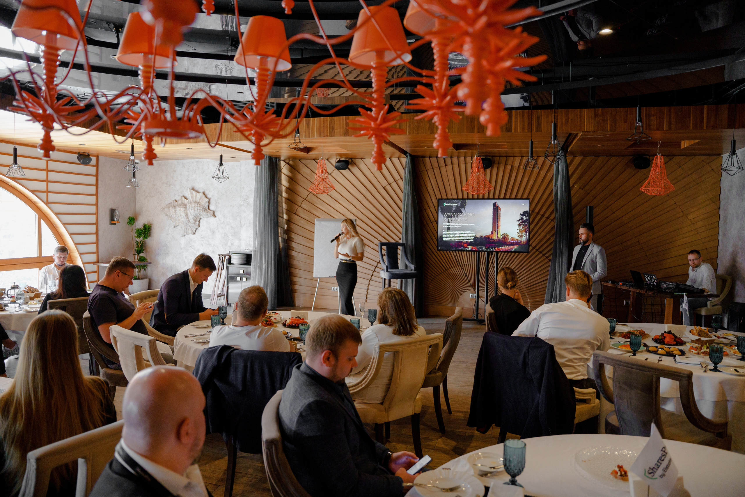 Репортажный фотограф на бизнес завтрак, пресс ланч Москва. Репортажный фотограф Москва Сергей Дружинин