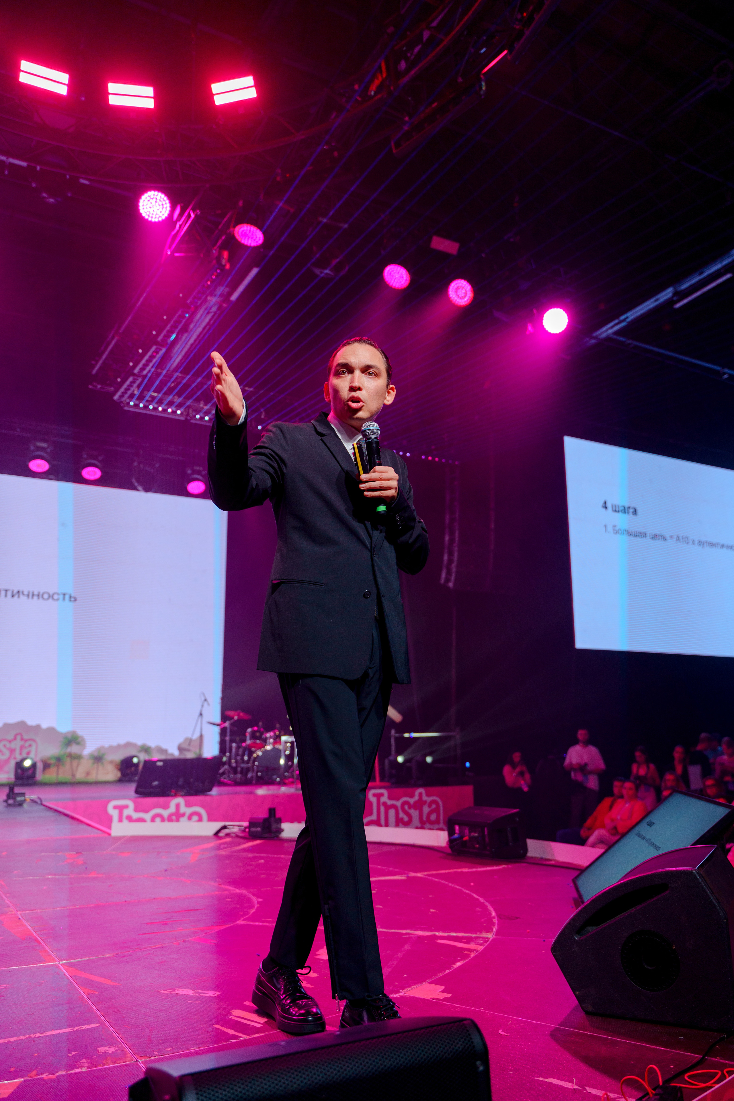 Репортажный фотограф на конференцию инфобизнесменов в Москве Инстадиум. Репортажный фотограф Москва Сергей Дружинин