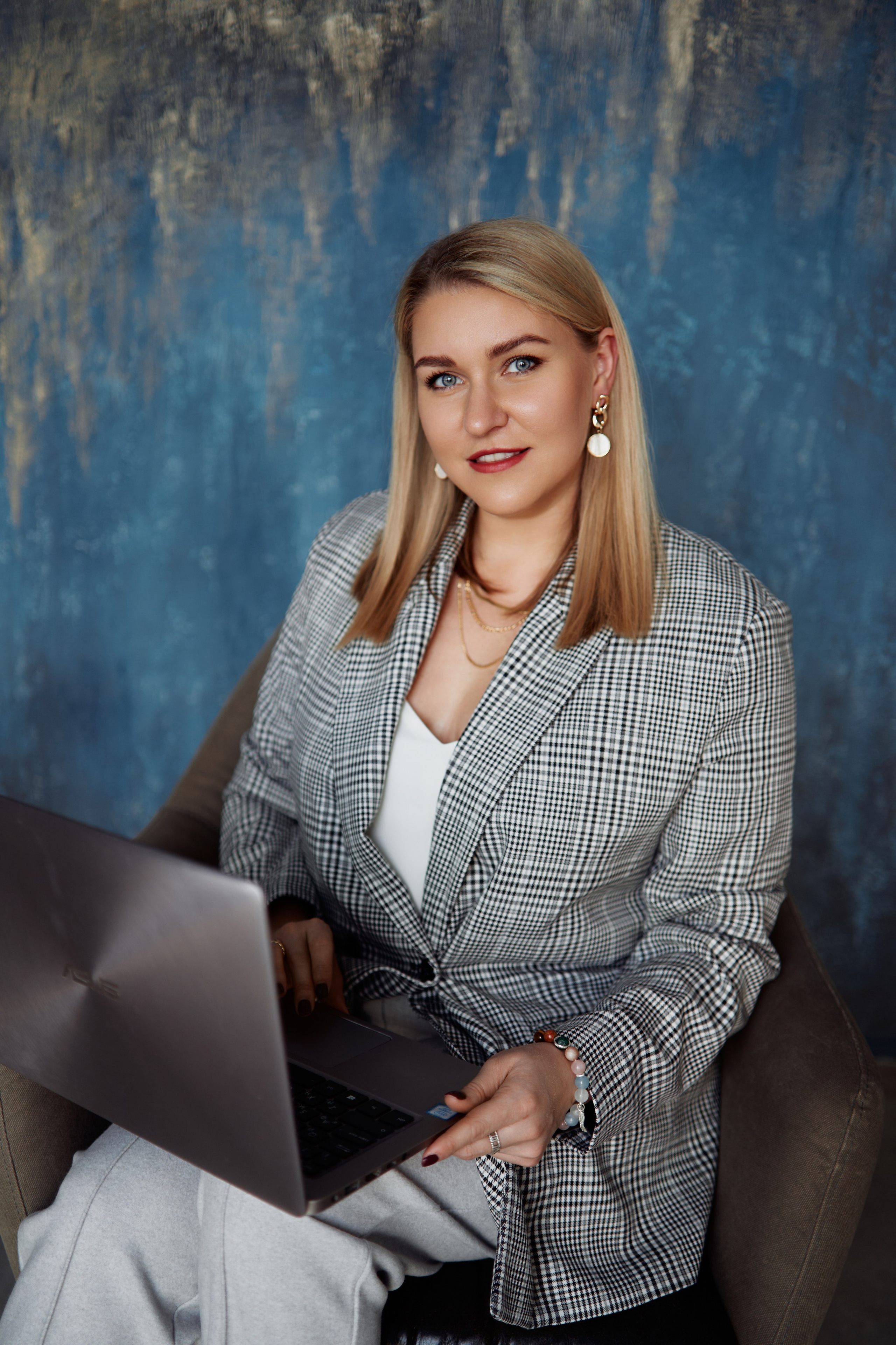 Астроминеролог. Фотограф Москва Арина Клокова